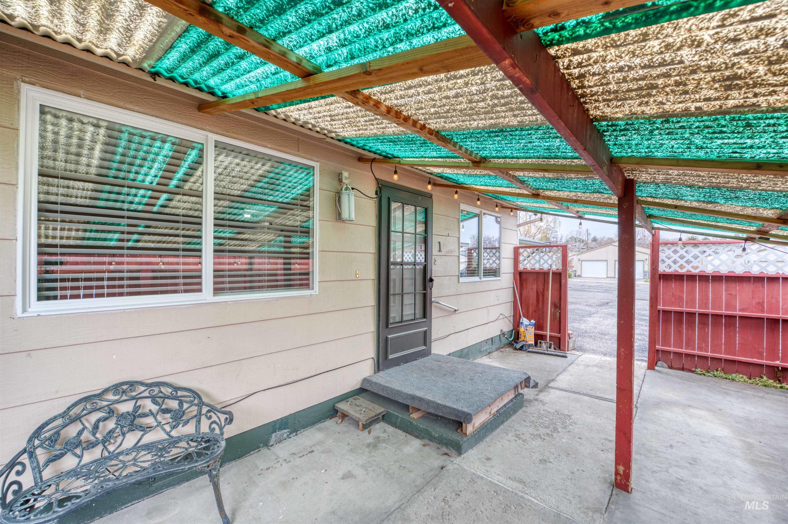 2708 Kerr Unit #1 & #2, Boise, Idaho 83705, 2 Bedrooms, 1 Bathroom, Residential Income For Sale, Price $475,000,MLS 98999019