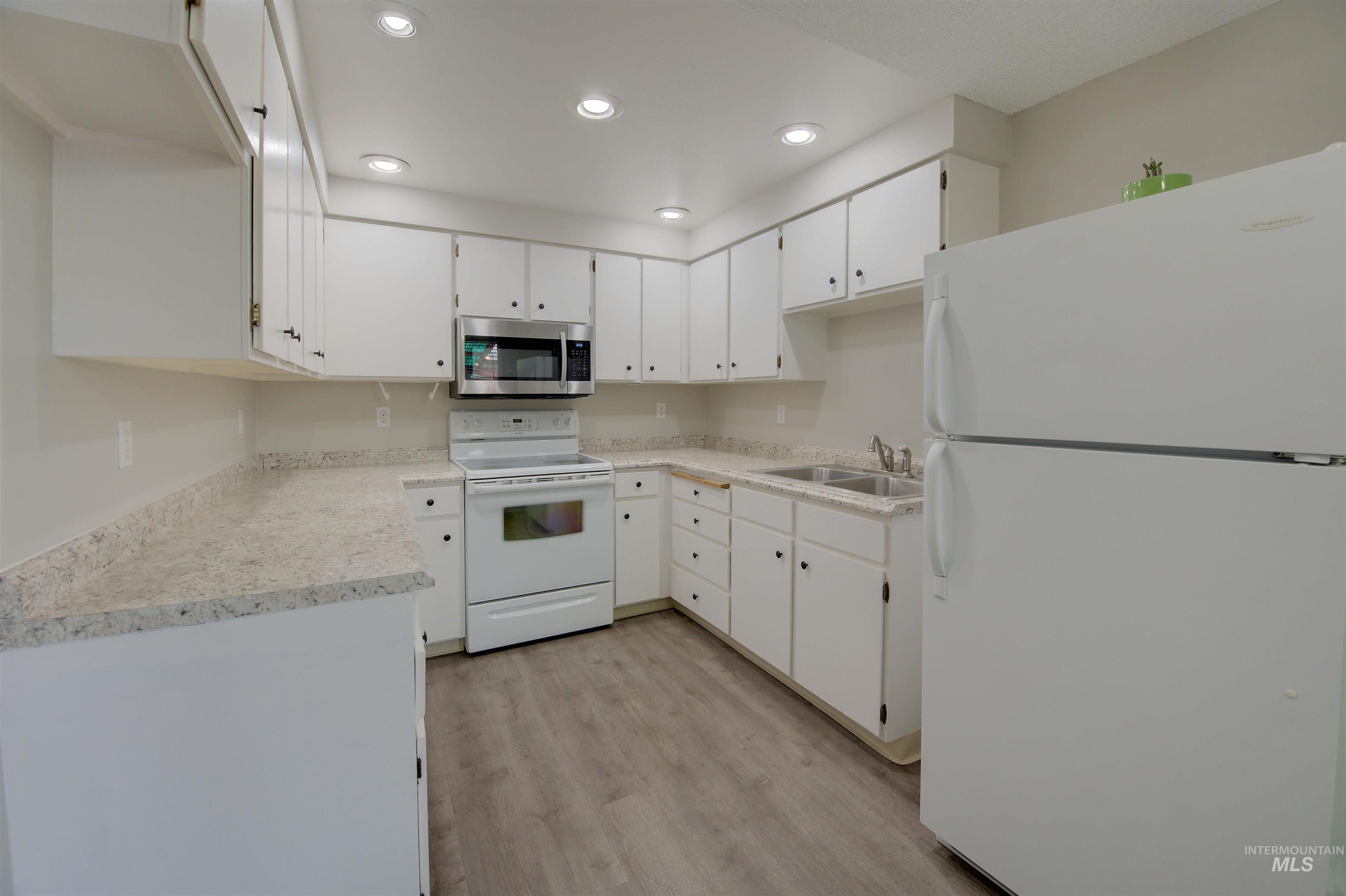 2708 Kerr Unit #1 & #2, Boise, Idaho 83705, 2 Bedrooms, 1 Bathroom, Residential Income For Sale, Price $475,000,MLS 98999019