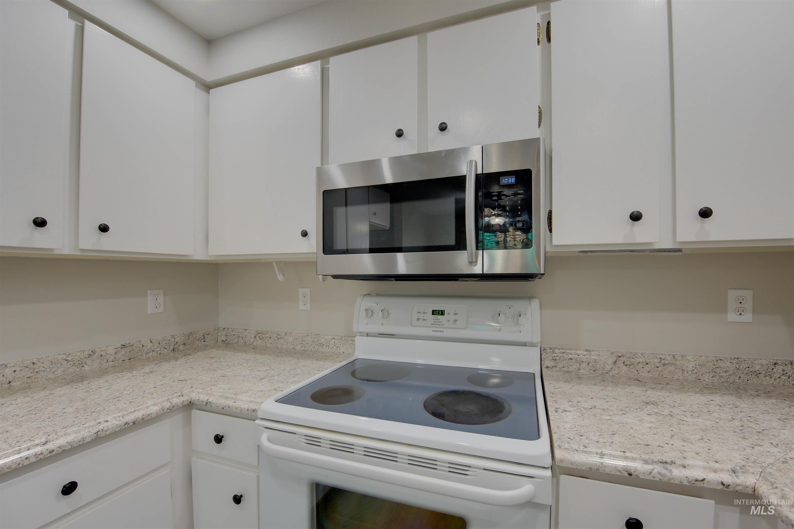 2708 Kerr Unit #1 & #2, Boise, Idaho 83705, 2 Bedrooms, 1 Bathroom, Residential Income For Sale, Price $475,000,MLS 98999019