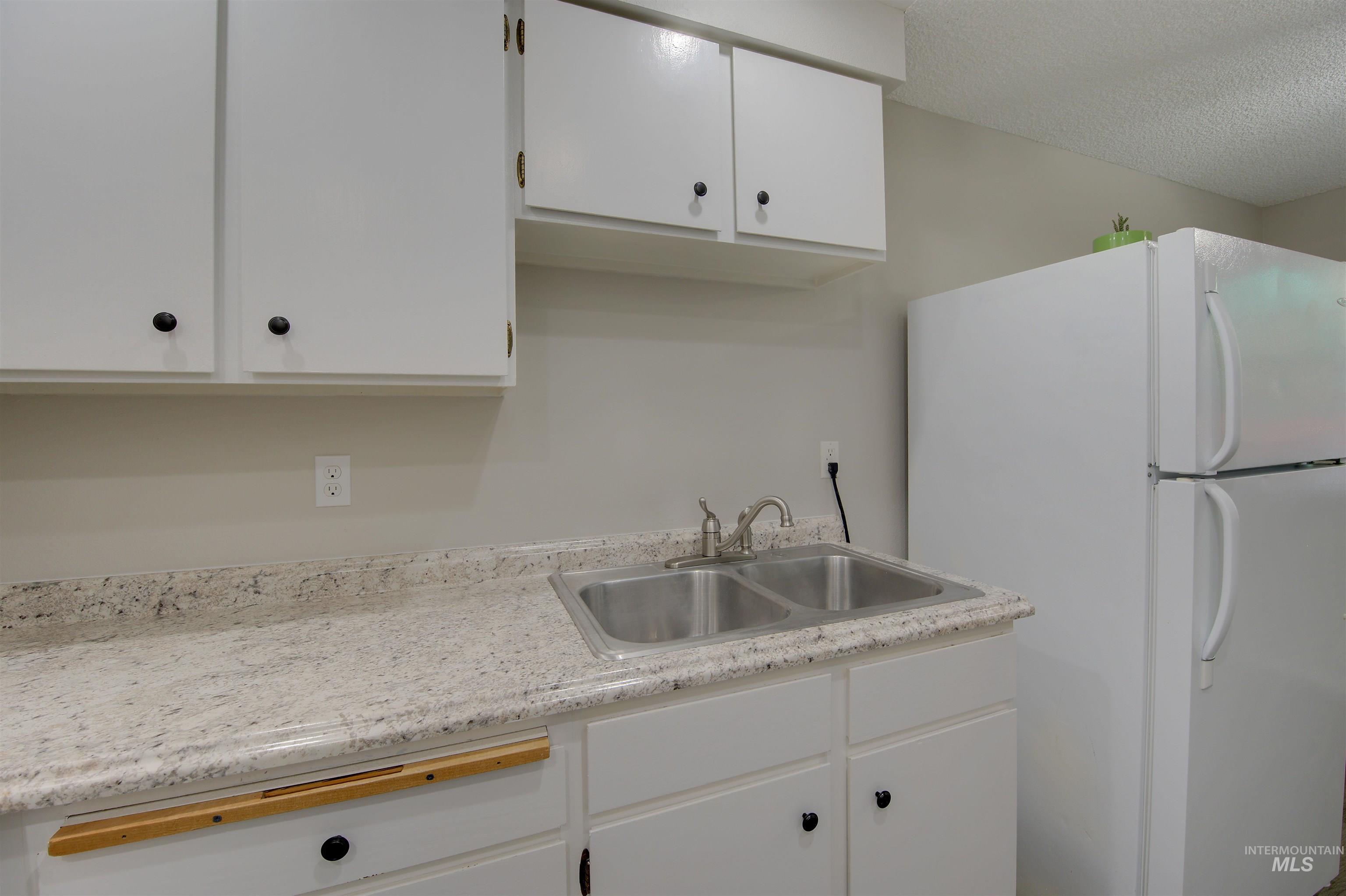 2708 Kerr Unit #1 & #2, Boise, Idaho 83705, 2 Bedrooms, 1 Bathroom, Residential Income For Sale, Price $475,000,MLS 98999019