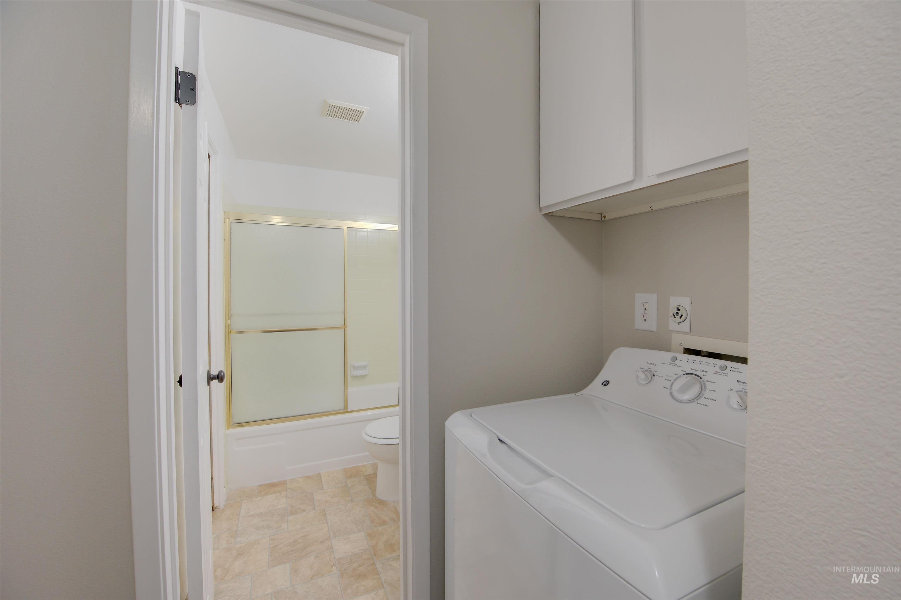 2708 Kerr Unit #1 & #2, Boise, Idaho 83705, 2 Bedrooms, 1 Bathroom, Residential Income For Sale, Price $475,000,MLS 98999019