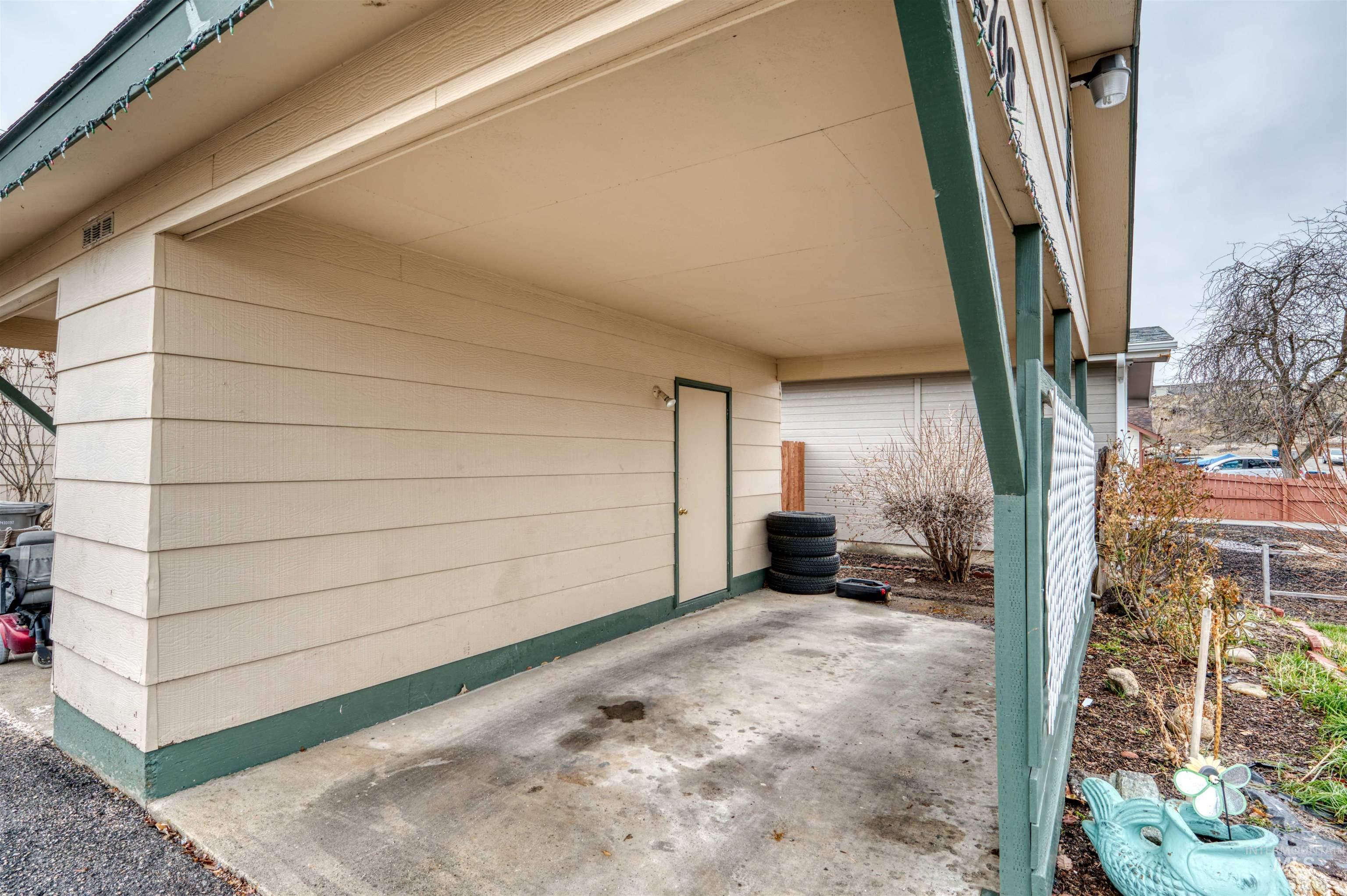 2708 Kerr Unit #1 & #2, Boise, Idaho 83705, 2 Bedrooms, 1 Bathroom, Residential Income For Sale, Price $475,000,MLS 98999019