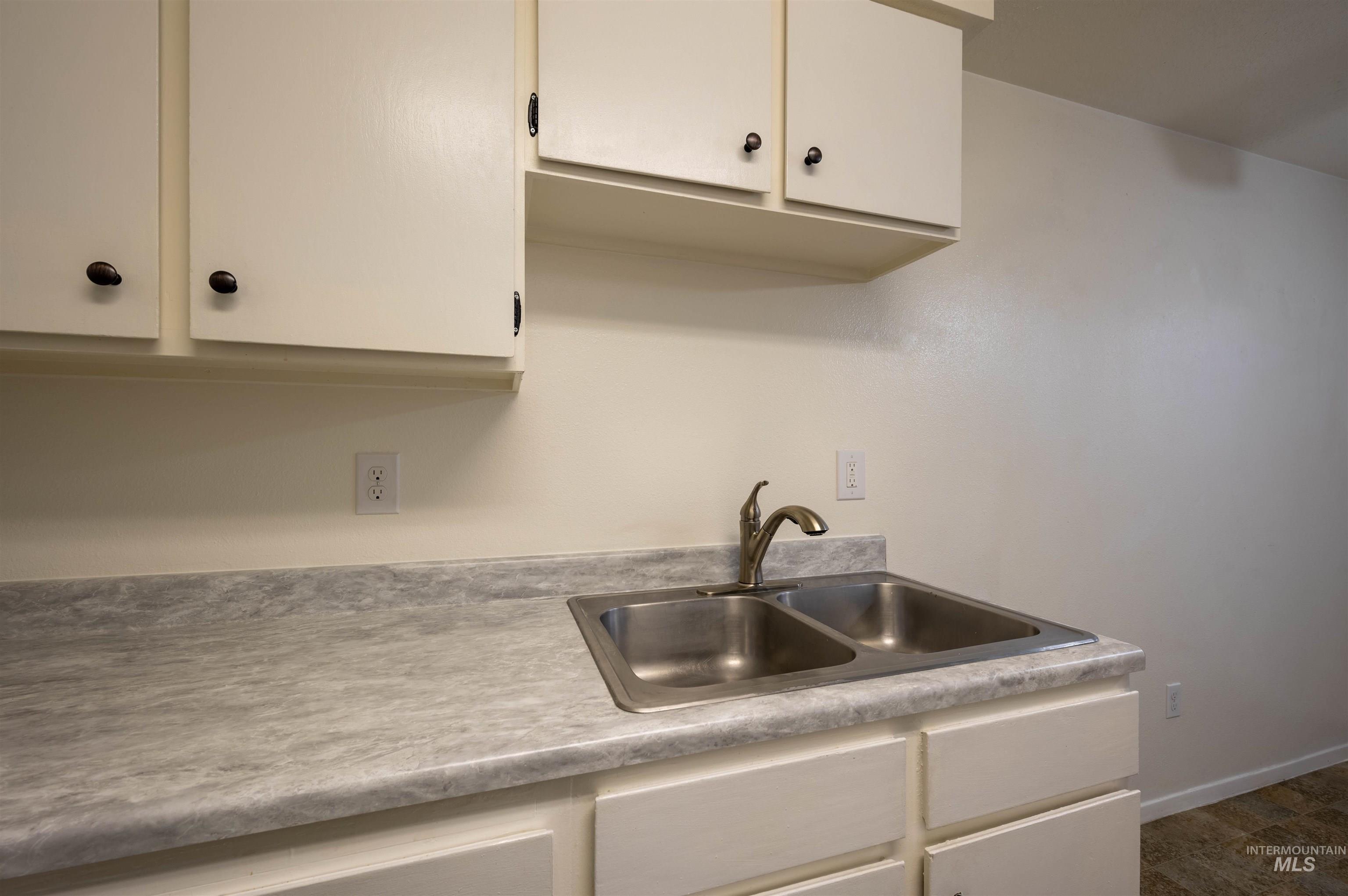 2708 Kerr Unit #1 & #2, Boise, Idaho 83705, 2 Bedrooms, 1 Bathroom, Residential Income For Sale, Price $475,000,MLS 98999019