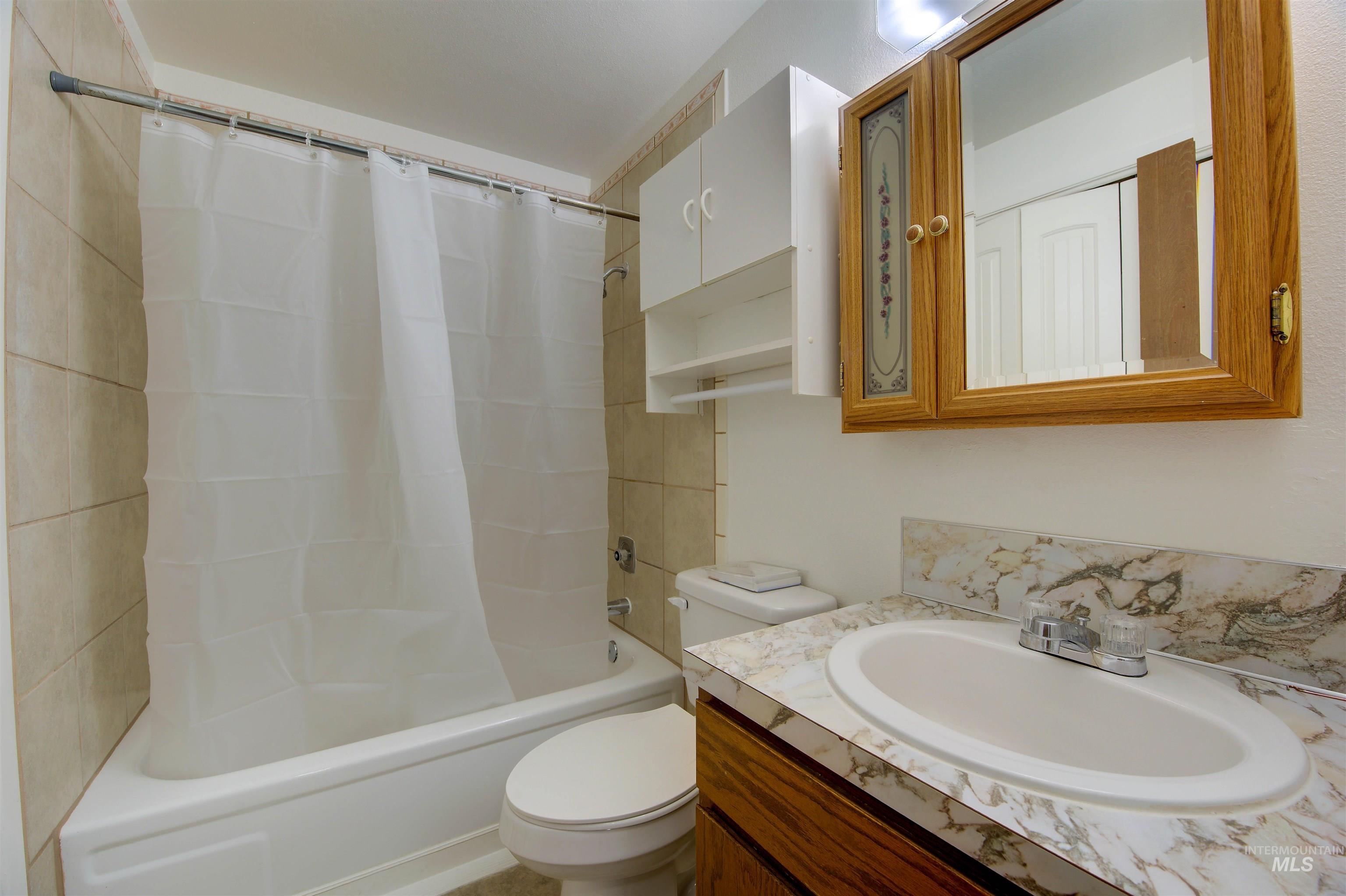 2708 Kerr Unit #1 & #2, Boise, Idaho 83705, 2 Bedrooms, 1 Bathroom, Residential Income For Sale, Price $475,000,MLS 98999019