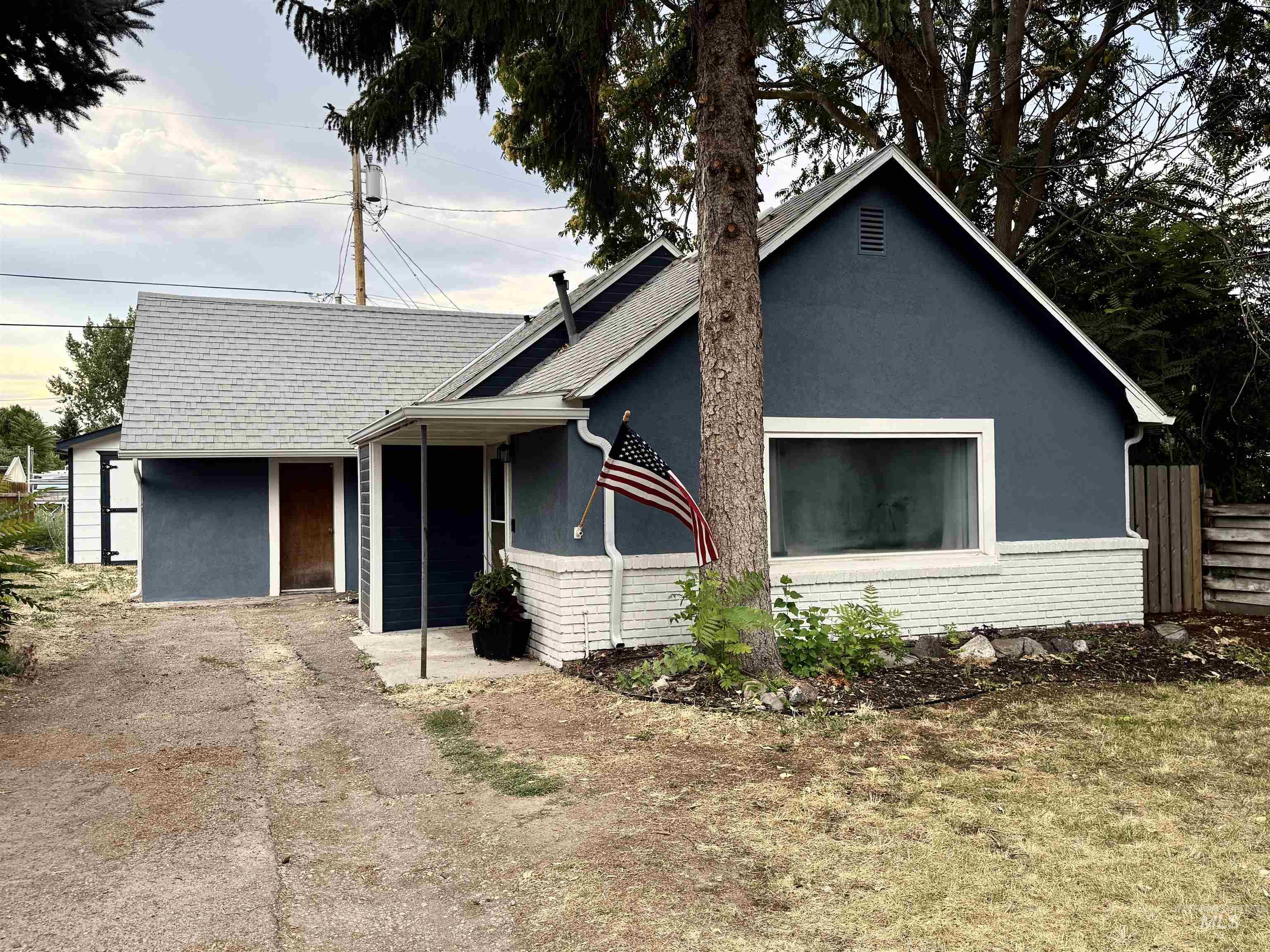 1420 10th Ave South, Nampa, Idaho 83651, 2 Bedrooms, 1 Bathroom, Residential For Sale, Price $318,000,MLS 98999020