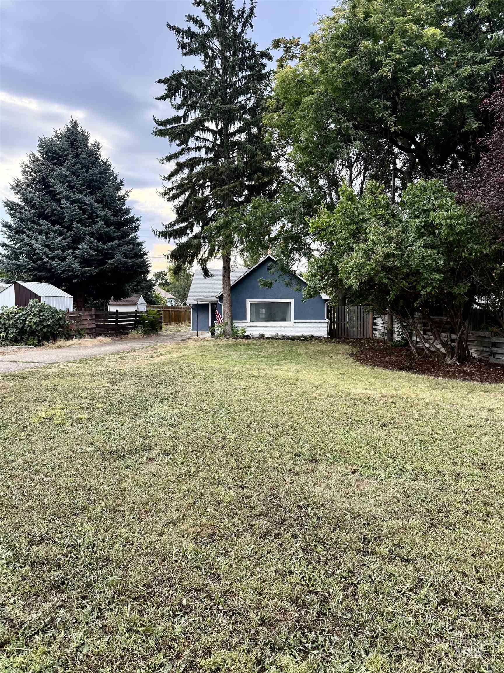 1420 10th Ave South, Nampa, Idaho 83651, 2 Bedrooms, 1 Bathroom, Residential For Sale, Price $318,000,MLS 98999020