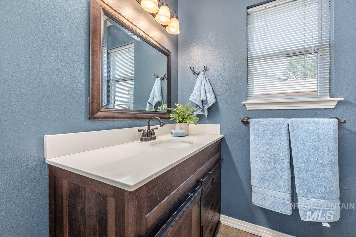 897 S Pelican Way, Meridian, Idaho 83642, 3 Bedrooms, 2 Bathrooms, Residential For Sale, Price $400,000, 98999021