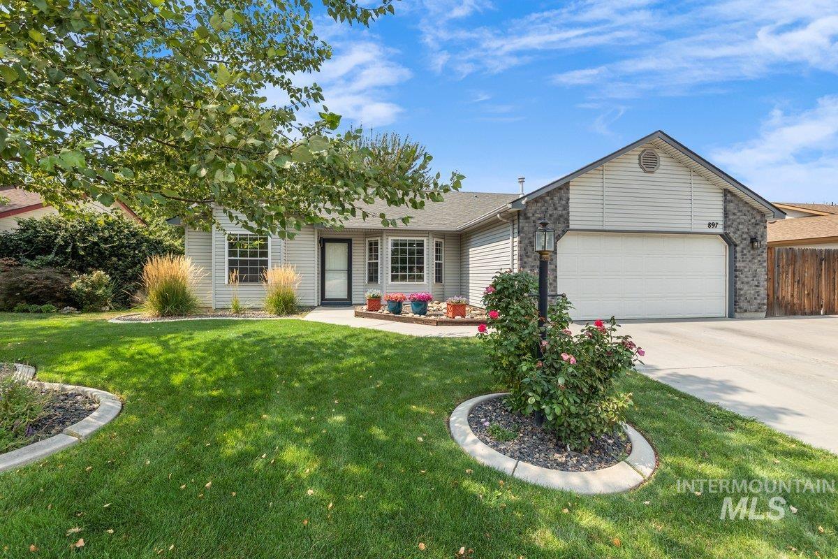 897 S Pelican Way, Meridian, Idaho 83642, 3 Bedrooms, 2 Bathrooms, Residential For Sale, Price $400,000, 98999021