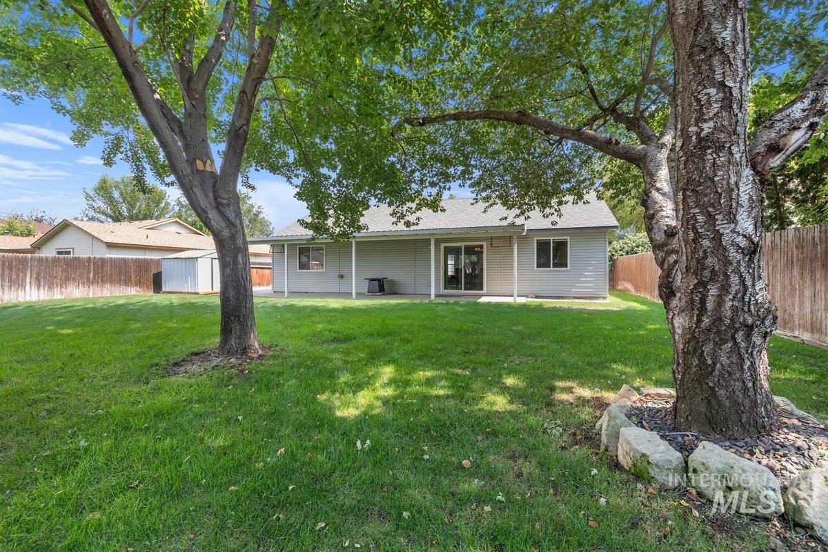 897 S Pelican Way, Meridian, Idaho 83642, 3 Bedrooms, 2 Bathrooms, Residential For Sale, Price $400,000, 98999021
