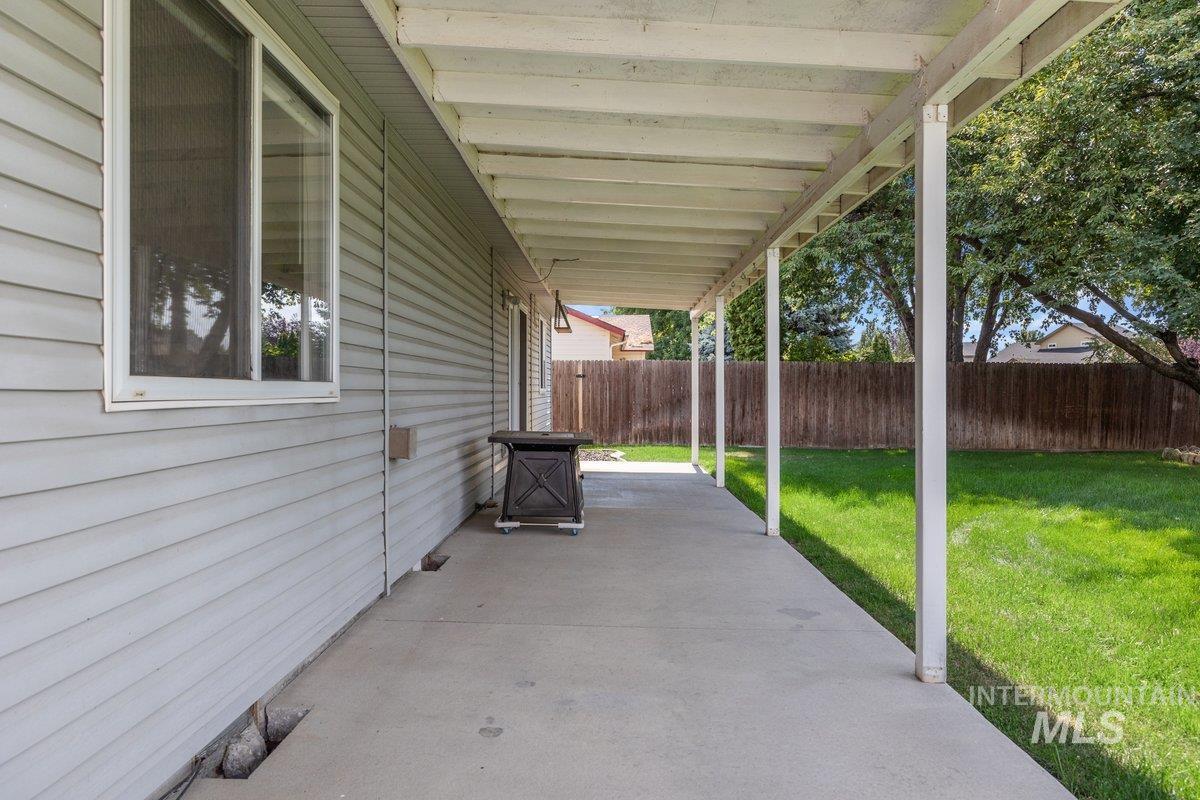 897 S Pelican Way, Meridian, Idaho 83642, 3 Bedrooms, 2 Bathrooms, Residential For Sale, Price $400,000, 98999021