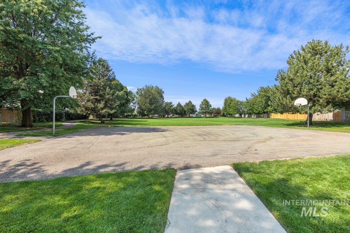 897 S Pelican Way, Meridian, Idaho 83642, 3 Bedrooms, 2 Bathrooms, Residential For Sale, Price $400,000, 98999021
