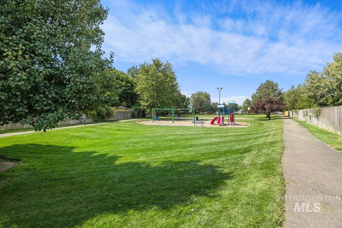 897 S Pelican Way, Meridian, Idaho 83642, 3 Bedrooms, 2 Bathrooms, Residential For Sale, Price $400,000, 98999021