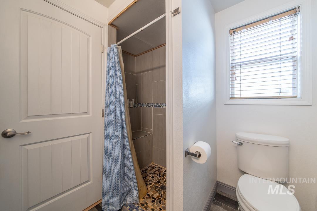 3244 N Linda Vista Pl, Boise, Idaho 83704, 3 Bedrooms, 2 Bathrooms, Residential For Sale, Price $475,000,MLS 98999022