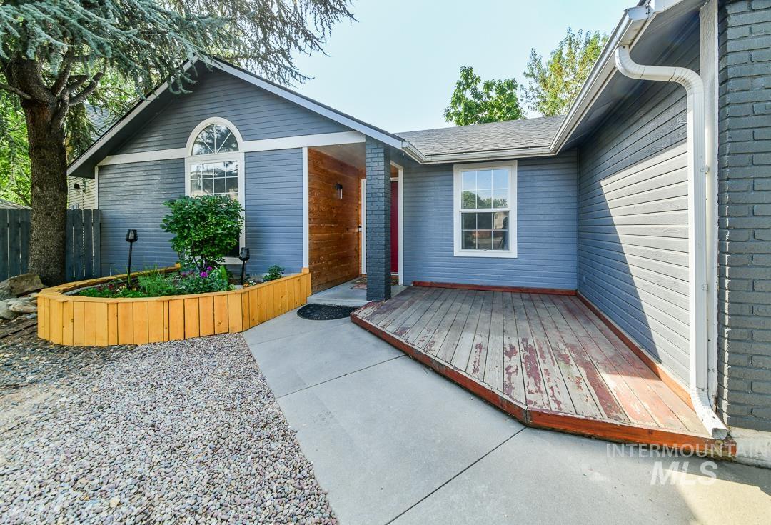 3244 N Linda Vista Pl, Boise, Idaho 83704, 3 Bedrooms, 2 Bathrooms, Residential For Sale, Price $475,000,MLS 98999022