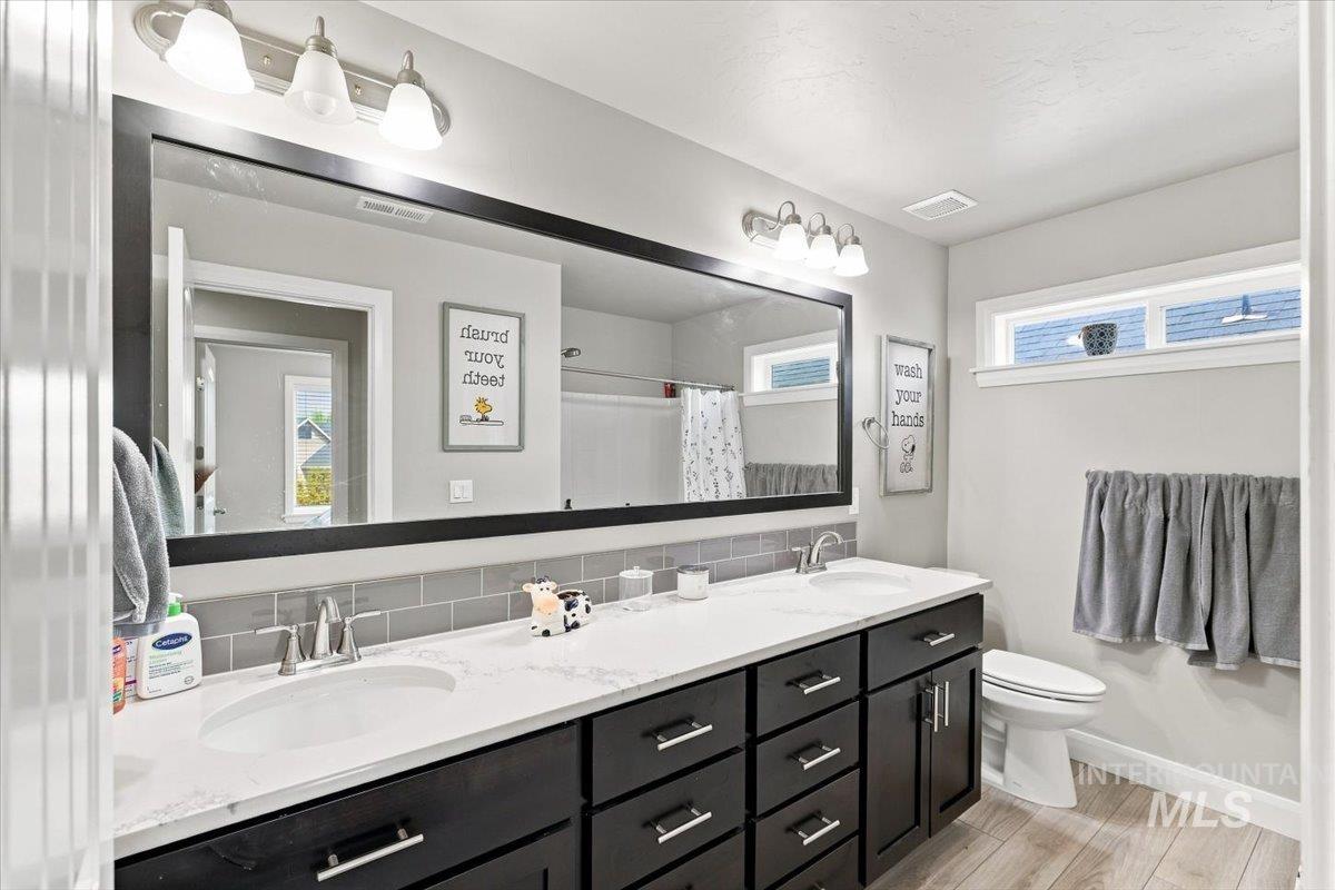 12789 S Alzano Way, Nampa, Idaho 83686, 5 Bedrooms, 3 Bathrooms, Residential For Sale, Price $749,990, 98999026