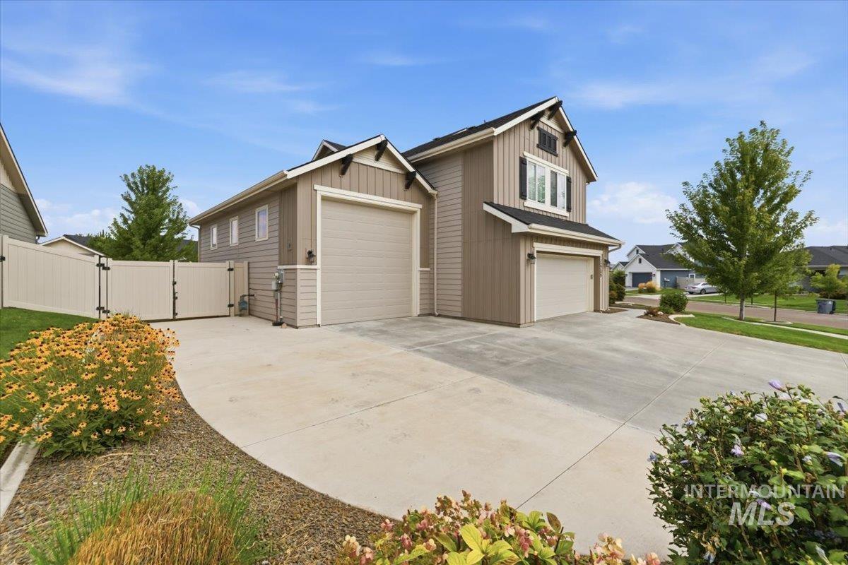 12789 S Alzano Way, Nampa, Idaho 83686, 5 Bedrooms, 3 Bathrooms, Residential For Sale, Price $749,990, 98999026