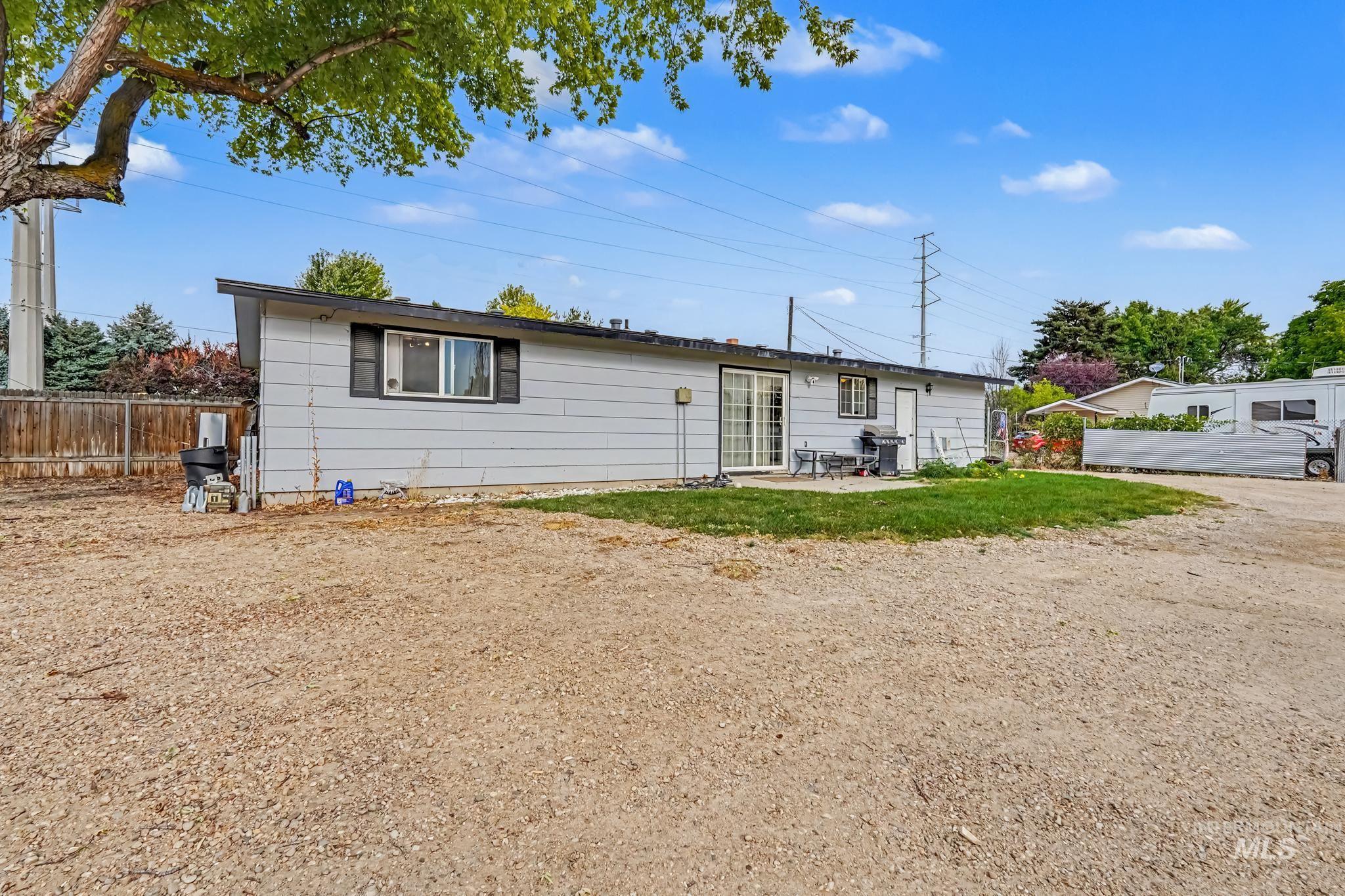 2944 S Cloverdale Rd, Boise, Idaho 83709, 3 Bedrooms, 1 Bathroom, Residential Income For Sale, Price $599,000,MLS 98999028