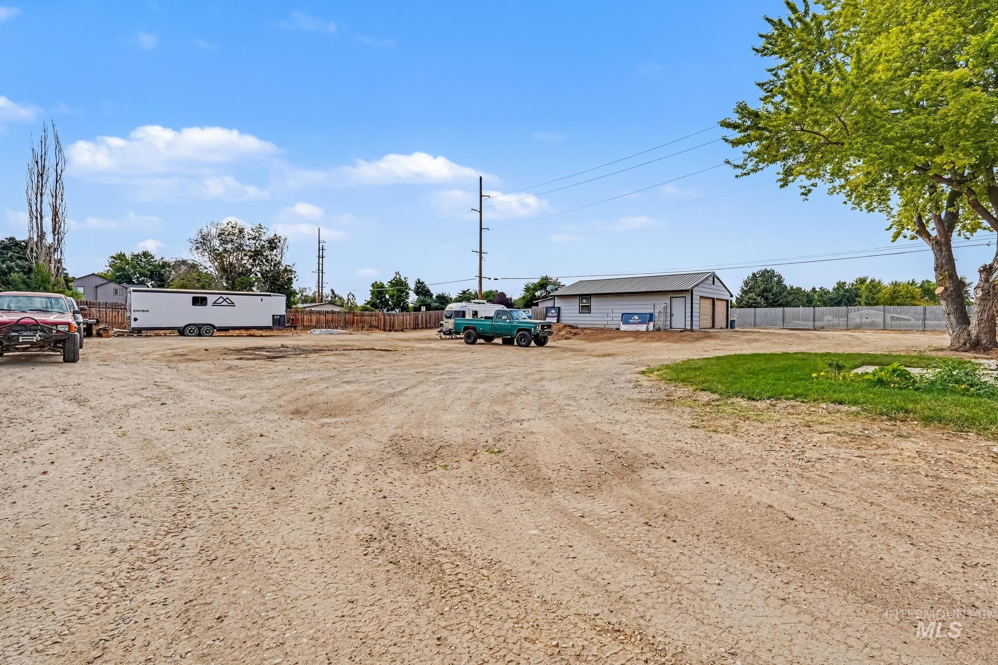 2944 S Cloverdale Rd, Boise, Idaho 83709, 3 Bedrooms, 1 Bathroom, Residential Income For Sale, Price $599,000,MLS 98999028