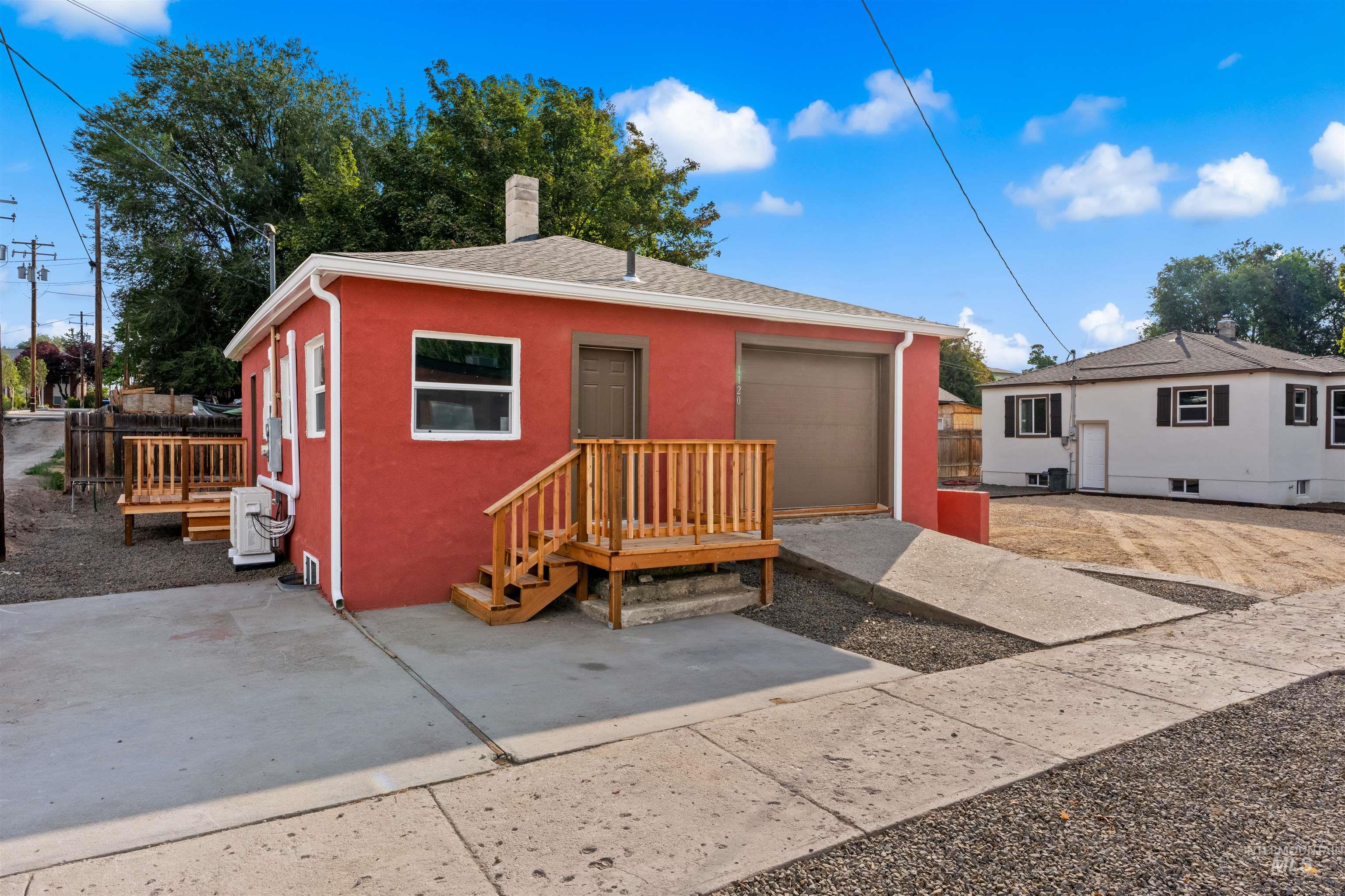 403 N 12 street, Nampa, Idaho 83651, 5 Bedrooms, 2 Bathrooms, Residential Income For Sale, Price $575,000,MLS 98999029