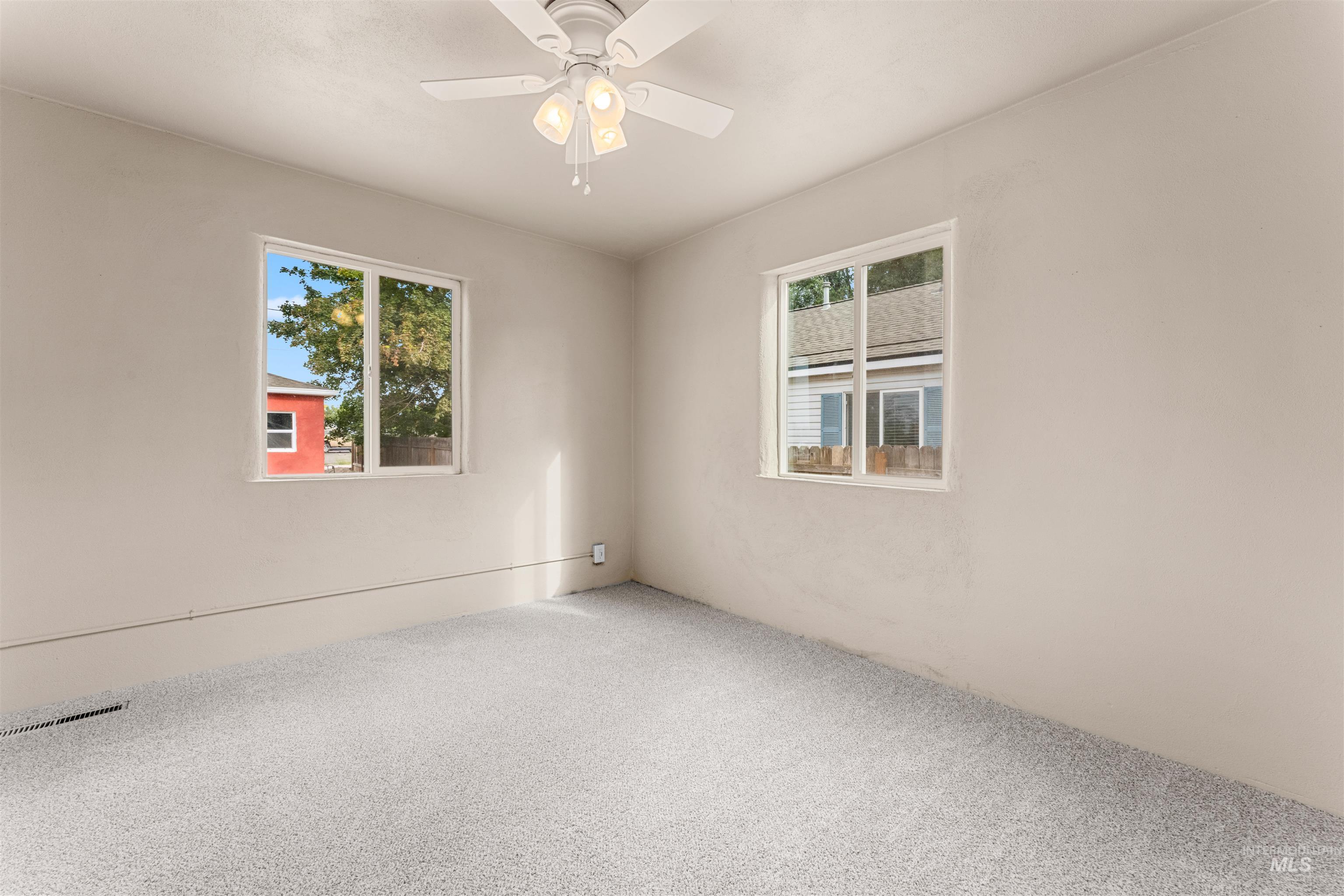403 N 12 street, Nampa, Idaho 83651, 5 Bedrooms, 2 Bathrooms, Residential Income For Sale, Price $575,000,MLS 98999029