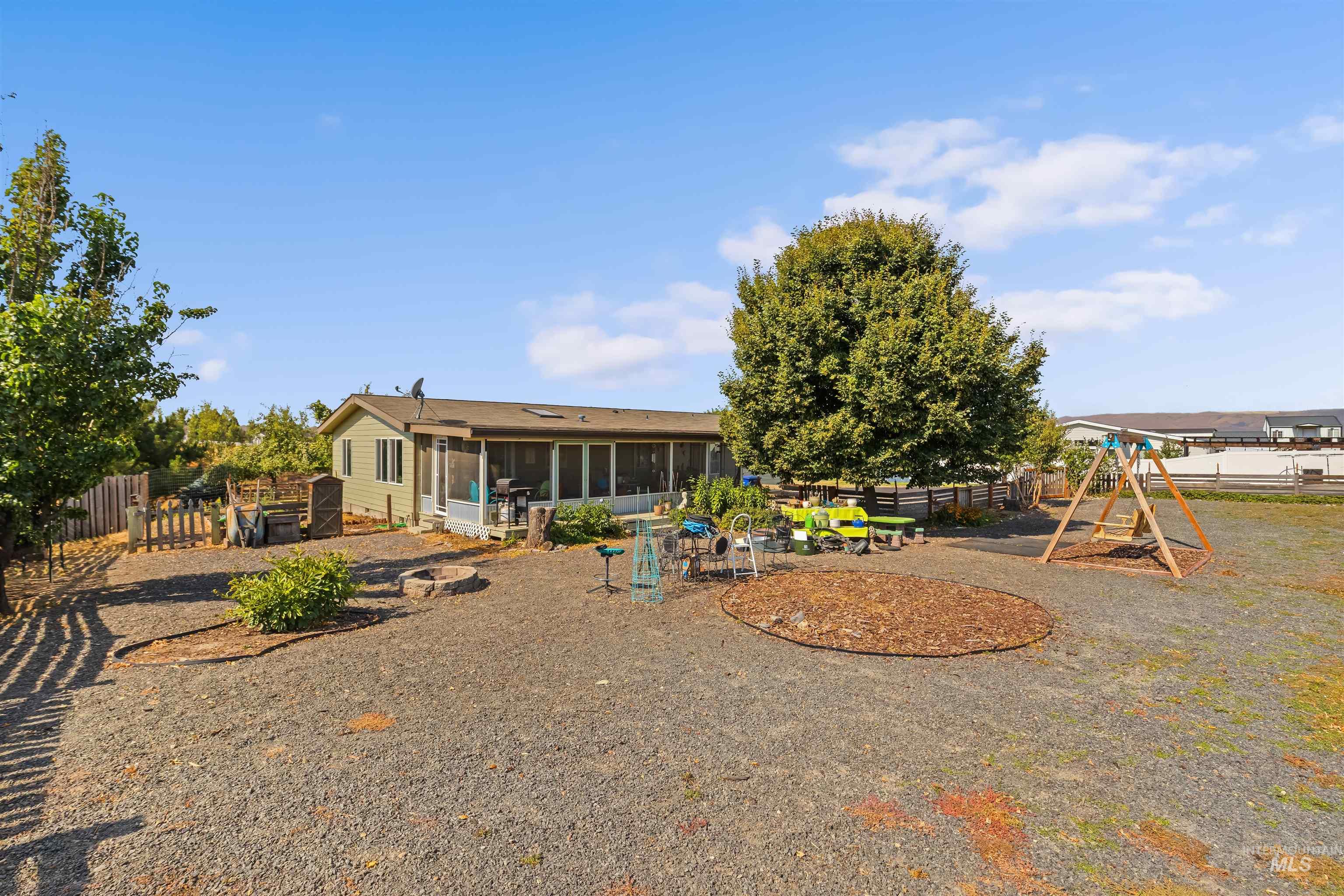 1057 Redhawk Dr, Lewiston, Idaho 83501, 3 Bedrooms, 2 Bathrooms, Residential For Sale, Price $425,000,MLS 98999031