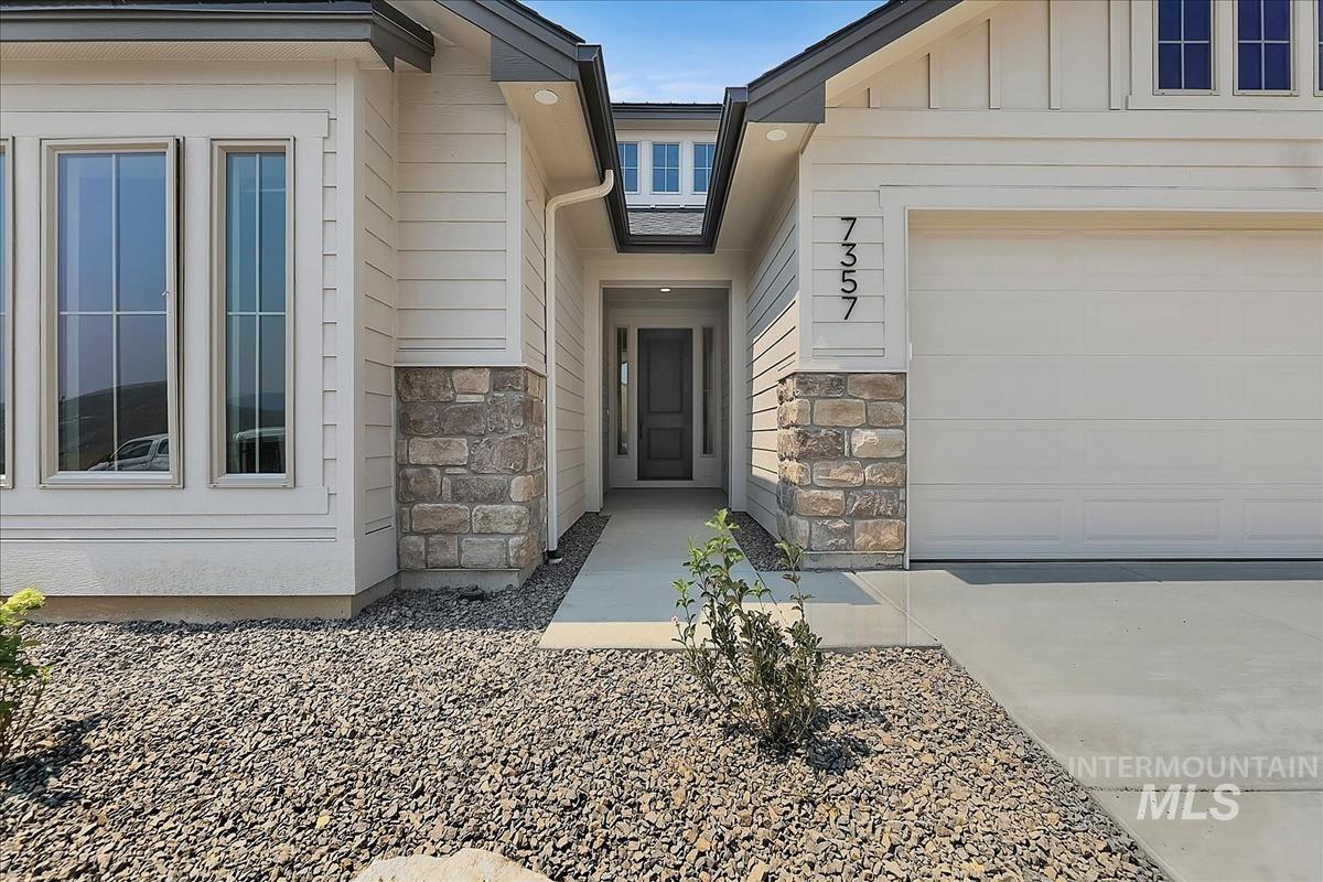 7357 Powell Place, Eagle, Idaho 83629, 3 Bedrooms, 3 Bathrooms, Residential For Sale, Price $849,880,MLS 98999032