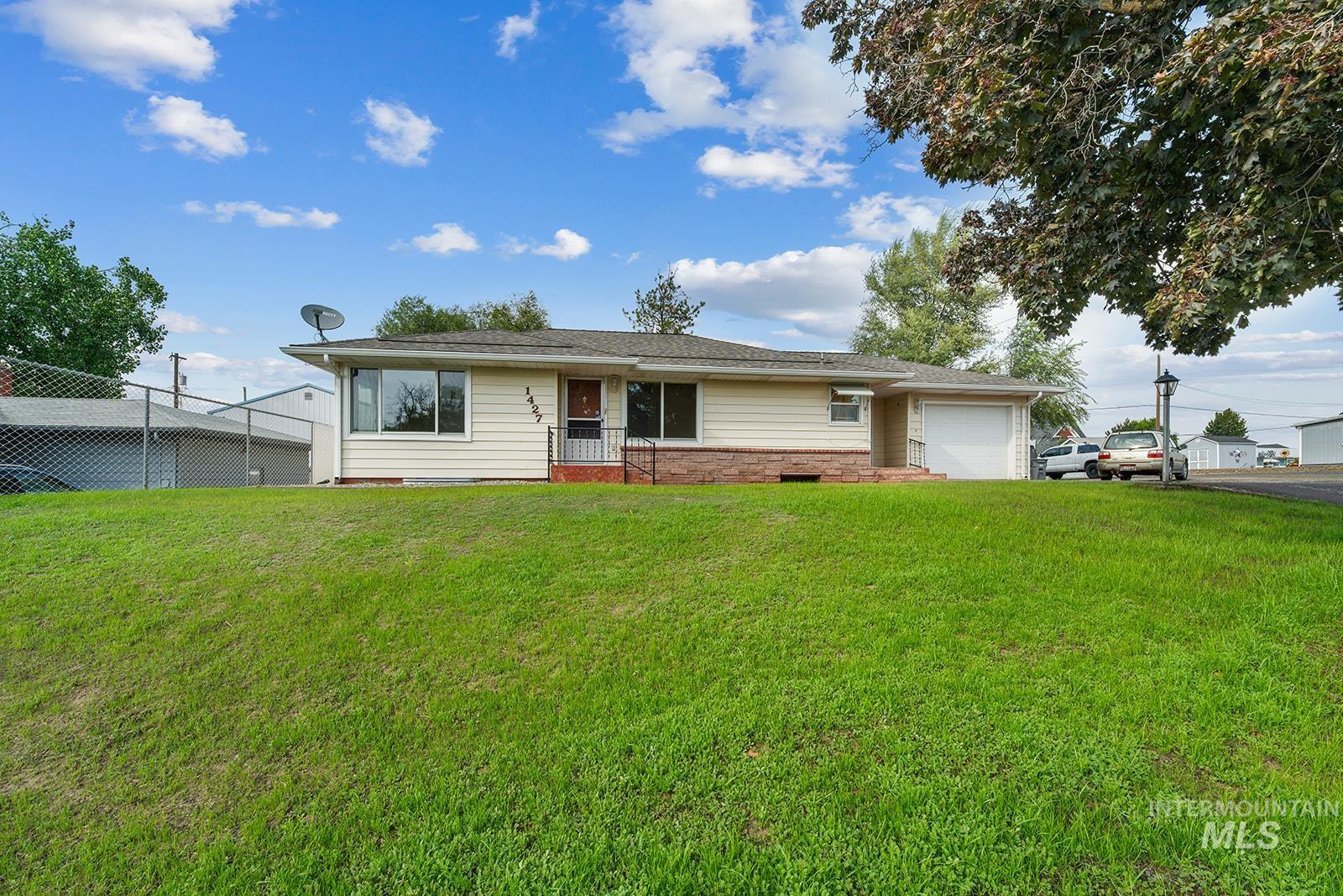 1427 18th Avenue, Lewiston, Idaho 83501, 3 Bedrooms, 2 Bathrooms, Residential For Sale, Price $359,900,MLS 98999036