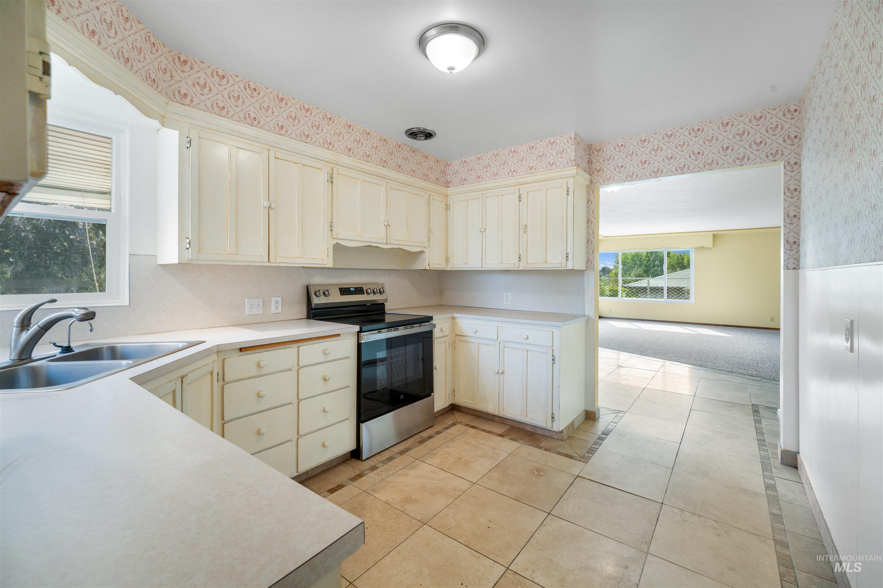 1427 18th Avenue, Lewiston, Idaho 83501, 3 Bedrooms, 2 Bathrooms, Residential For Sale, Price $359,900,MLS 98999036
