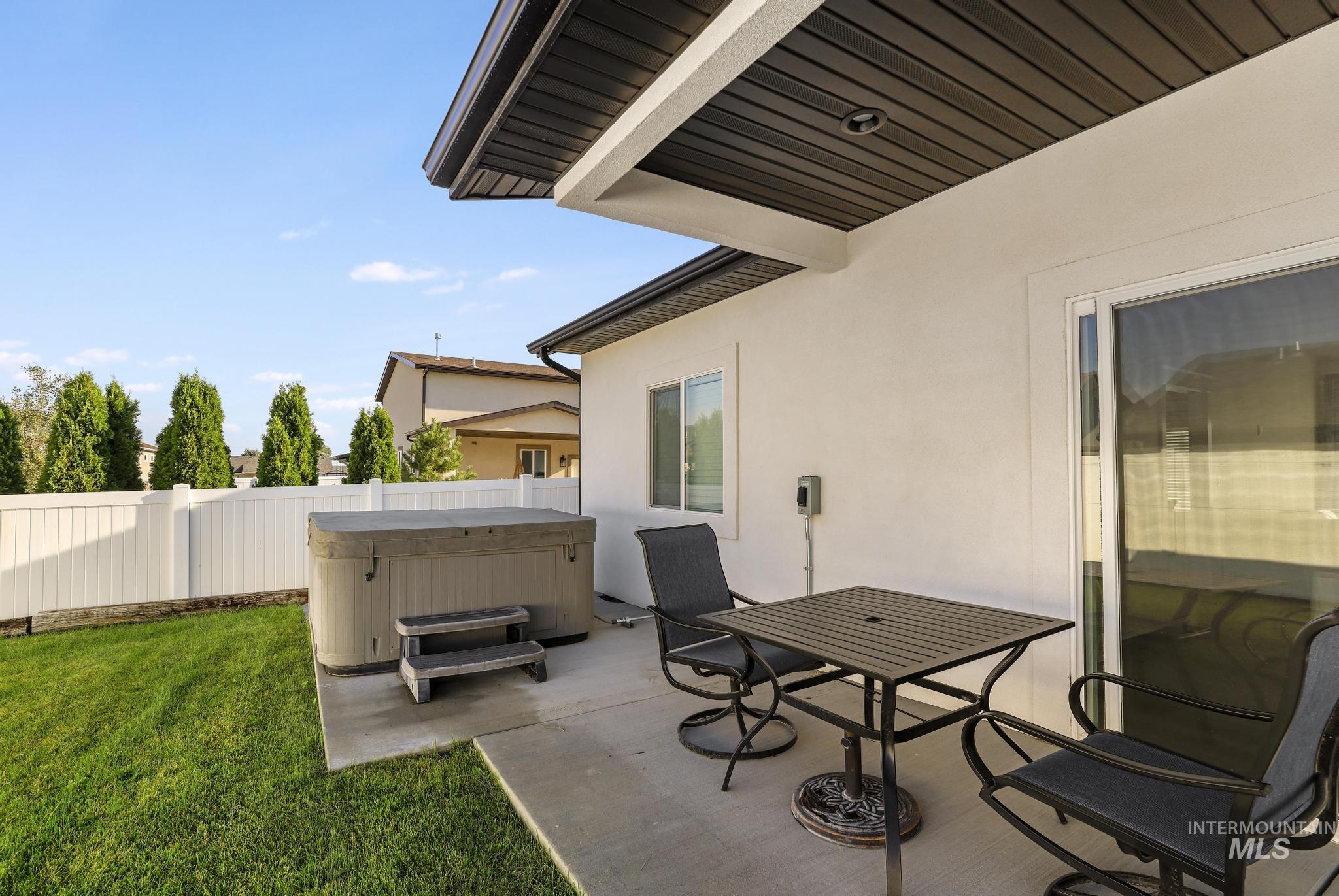 1374 Zephlyn Street, Twin Falls, Idaho 83301, 3 Bedrooms, 2 Bathrooms, Residential For Sale, Price $449,000,MLS 98999044