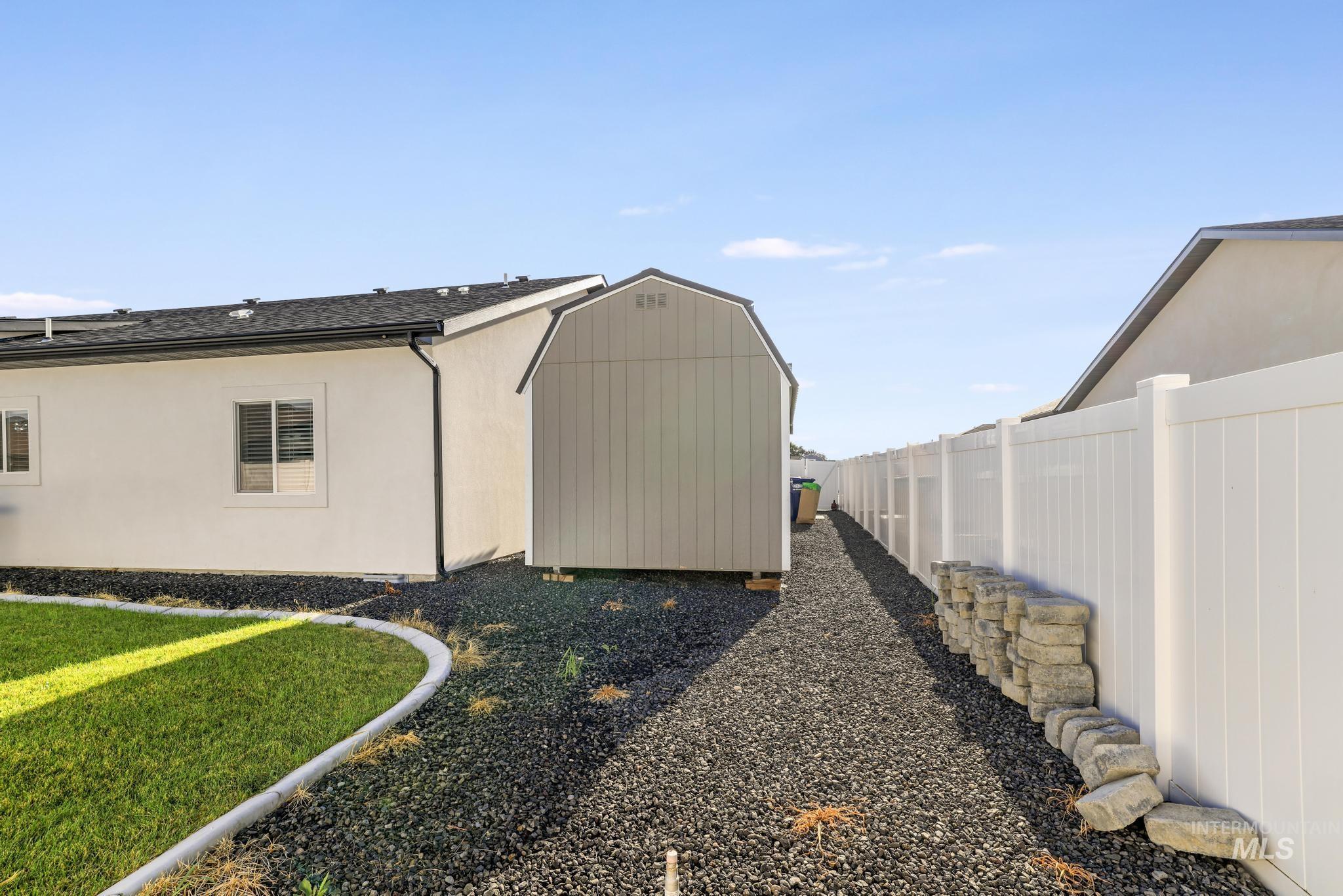 1374 Zephlyn Street, Twin Falls, Idaho 83301, 3 Bedrooms, 2 Bathrooms, Residential For Sale, Price $449,000,MLS 98999044