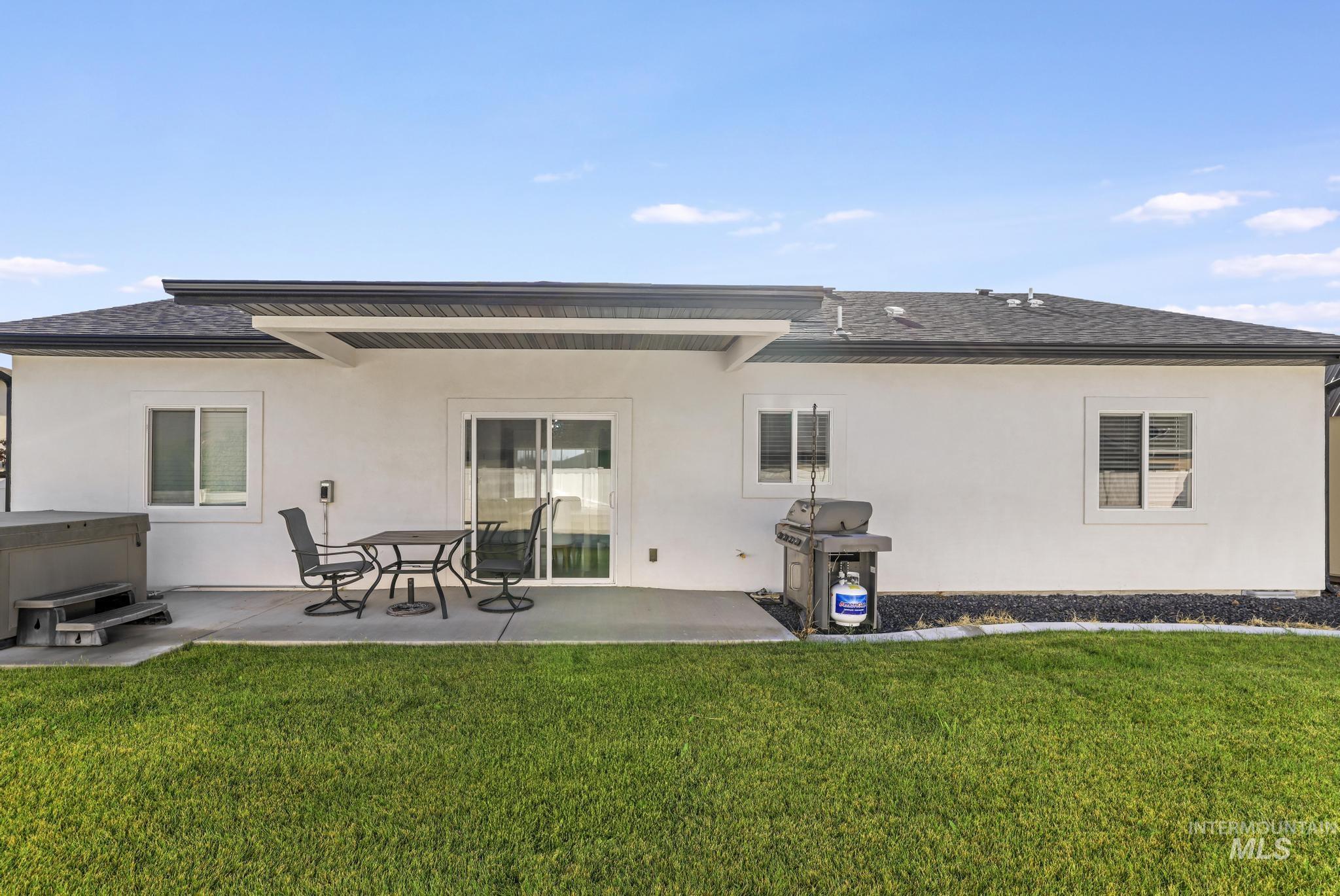 1374 Zephlyn Street, Twin Falls, Idaho 83301, 3 Bedrooms, 2 Bathrooms, Residential For Sale, Price $449,000,MLS 98999044