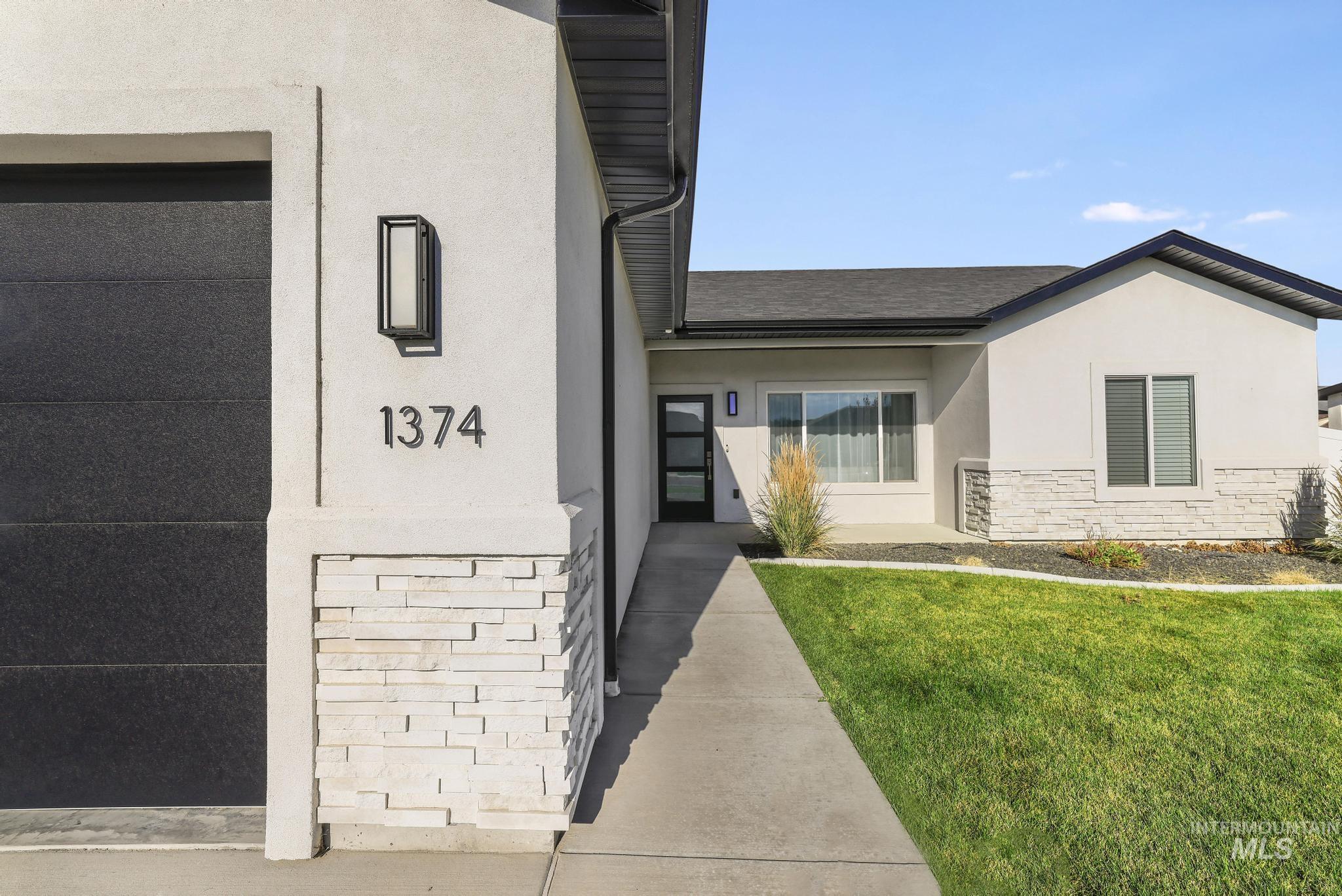 1374 Zephlyn Street, Twin Falls, Idaho 83301, 3 Bedrooms, 2 Bathrooms, Residential For Sale, Price $449,000,MLS 98999044