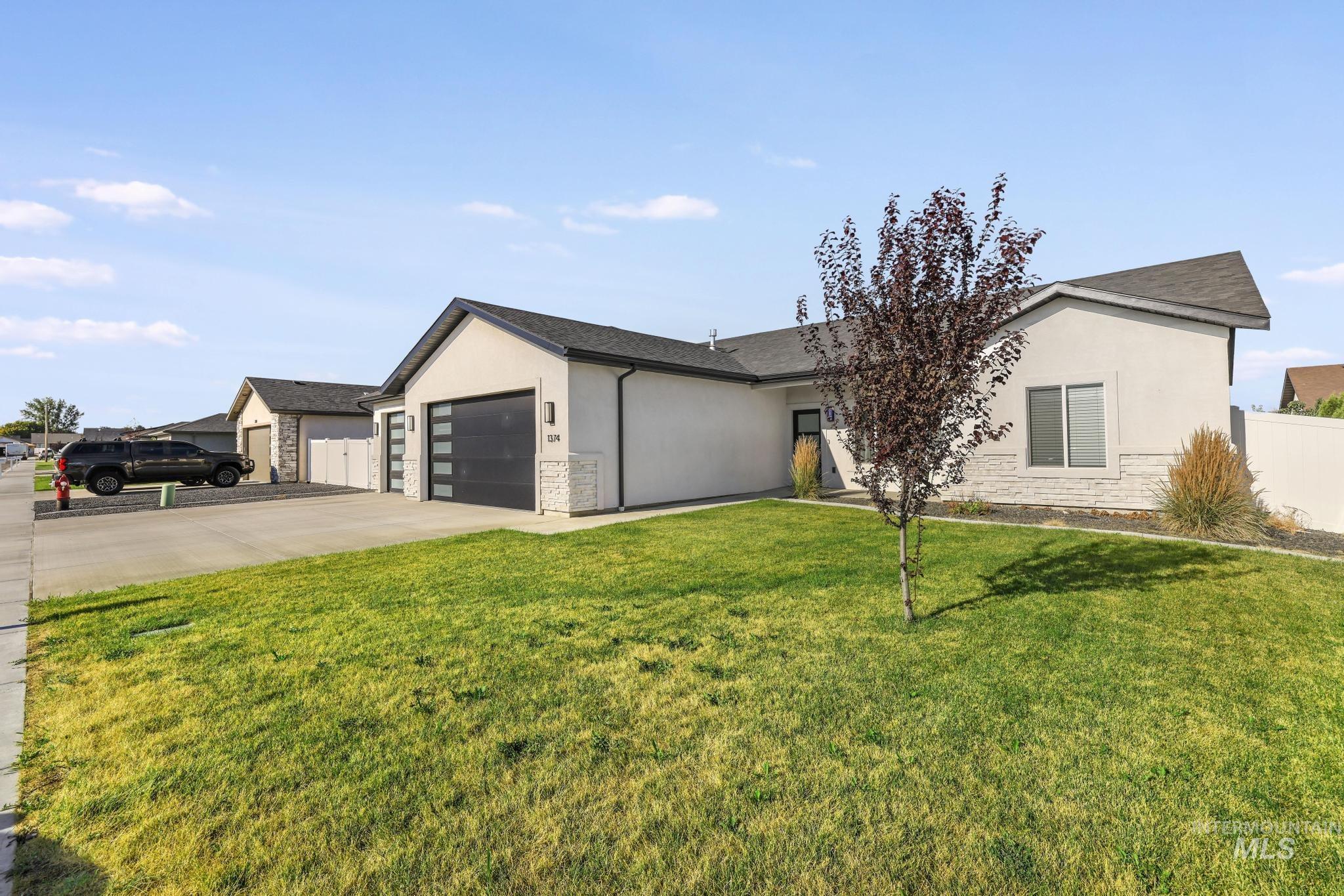 1374 Zephlyn Street, Twin Falls, Idaho 83301, 3 Bedrooms, 2 Bathrooms, Residential For Sale, Price $449,000,MLS 98999044