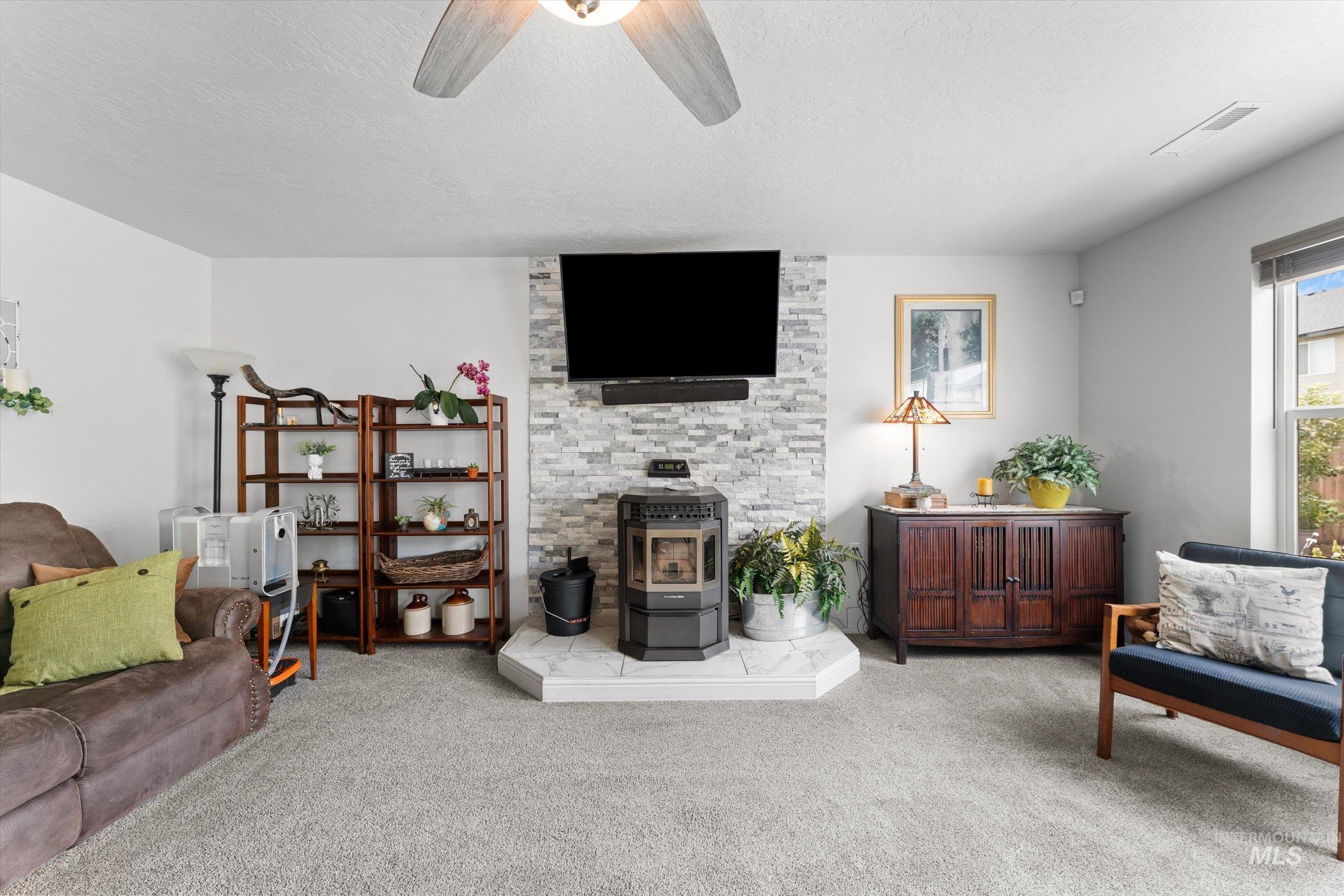 1755 SW Miner, Mountain Home, Idaho 83647, 4 Bedrooms, 2.5 Bathrooms, Residential For Sale, Price $519,000,MLS 98999045