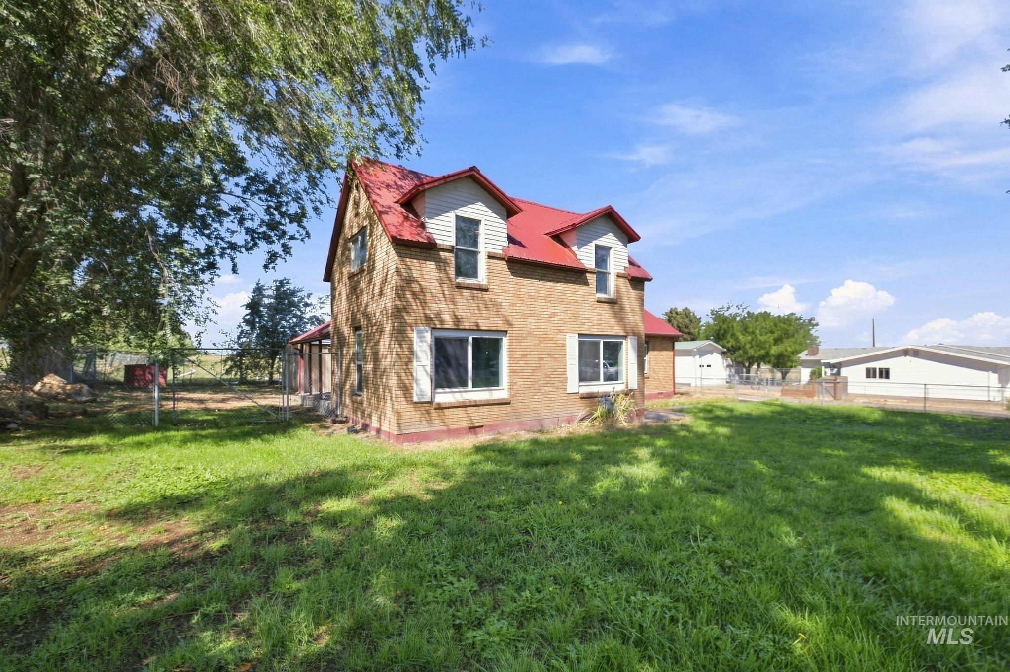 4225 N Clear Lakes Rd, Buhl, Idaho 83316, 4 Bedrooms, 2.5 Bathrooms, Residential For Sale, Price $439,999,MLS 98999048