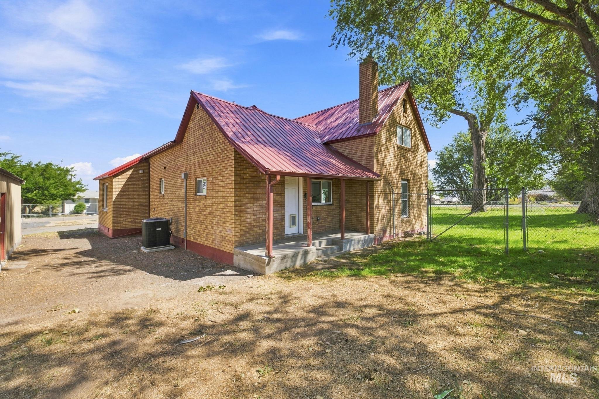 4225 N Clear Lakes Rd, Buhl, Idaho 83316, 4 Bedrooms, 2.5 Bathrooms, Residential For Sale, Price $439,999,MLS 98999048