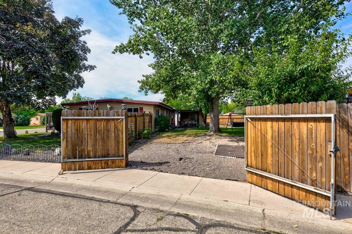 6302 W Dorian St, Boise, Idaho 83709, 3 Bedrooms, 1 Bathroom, Residential For Sale, Price $399,999, 98999049
