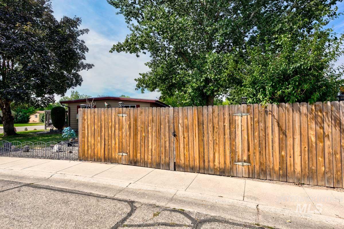 6302 W Dorian St, Boise, Idaho 83709, 3 Bedrooms, 1 Bathroom, Residential For Sale, Price $399,999, 98999049