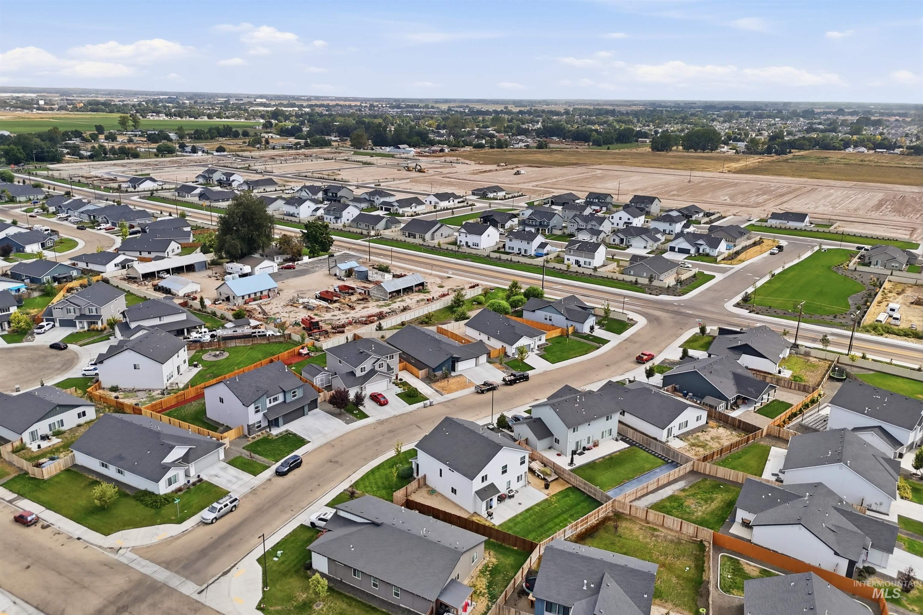 13565 Nisene Dr, Caldwell, Idaho 83607, 4 Bedrooms, 2.5 Bathrooms, Residential For Sale, Price $465,000,MLS 98999051