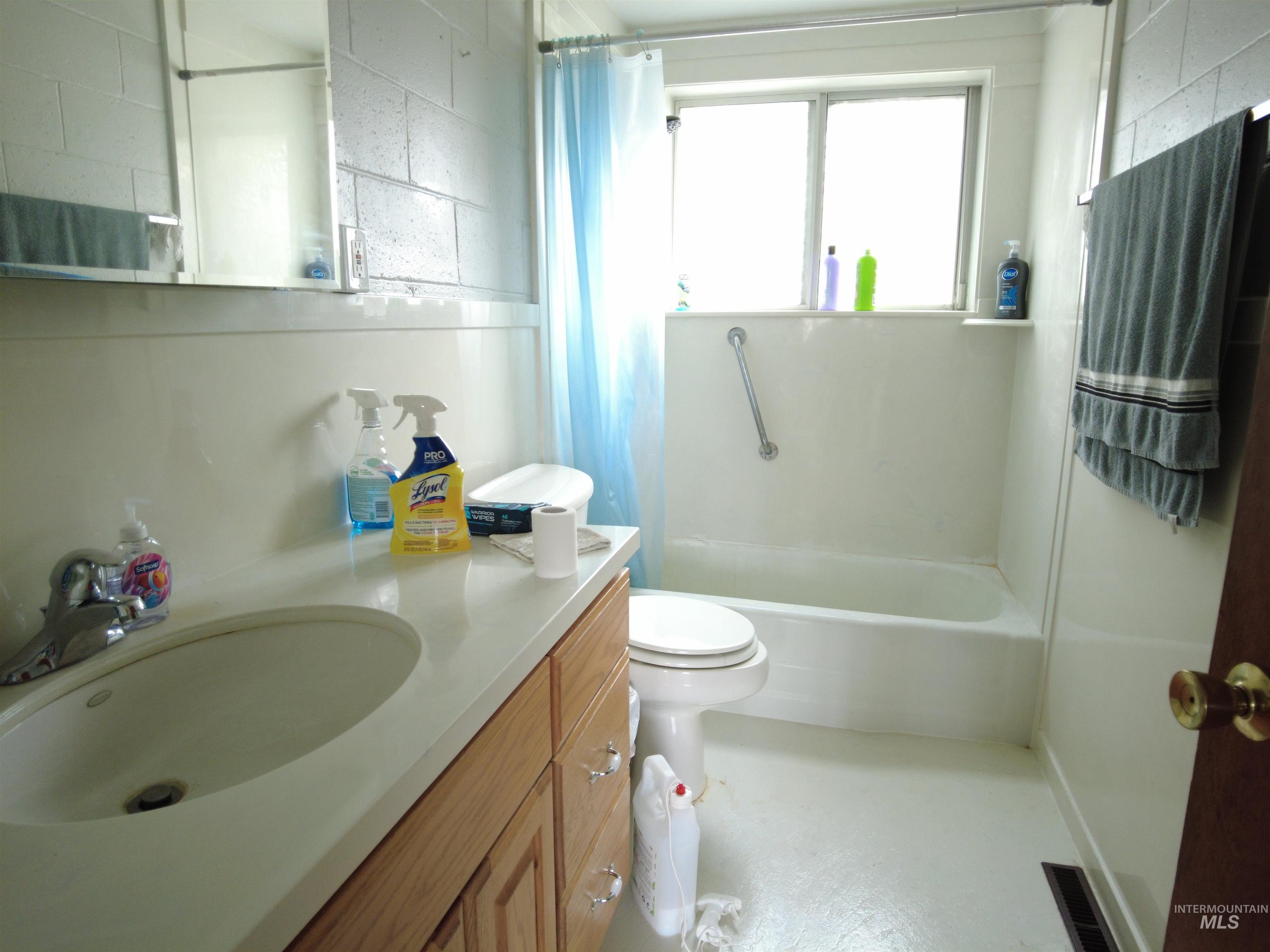 506 Freeman Way, Rupert, Idaho 83350, 3 Bedrooms, 1 Bathroom, Residential For Sale, Price $287,000,MLS 98999052