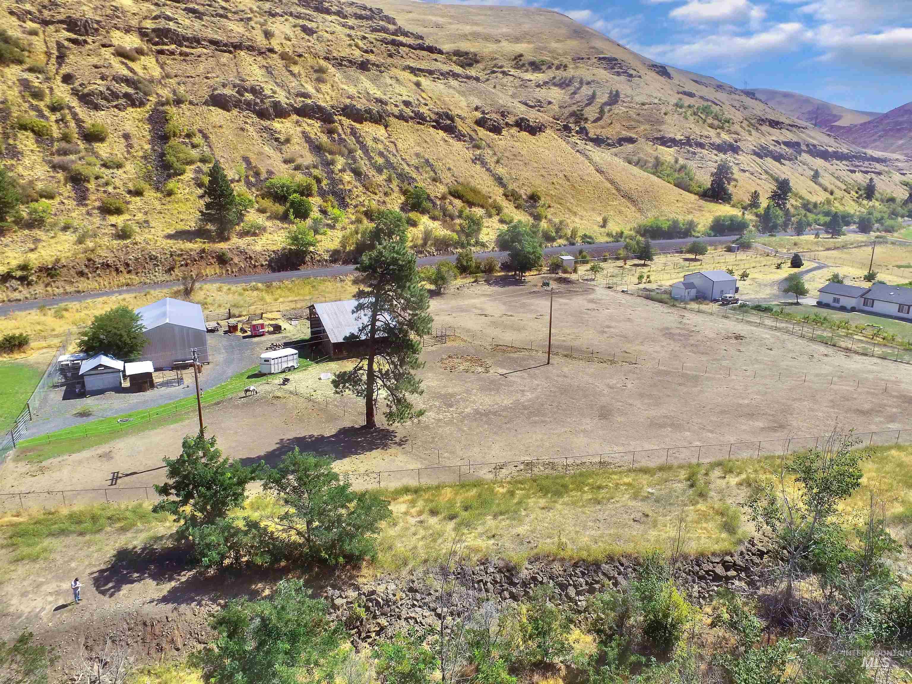1920 Tucannon Road, Pomeroy, Washington 99347, 3 Bedrooms, 1.5 Bathrooms, Residential For Sale, Price $285,000,MLS 98999053