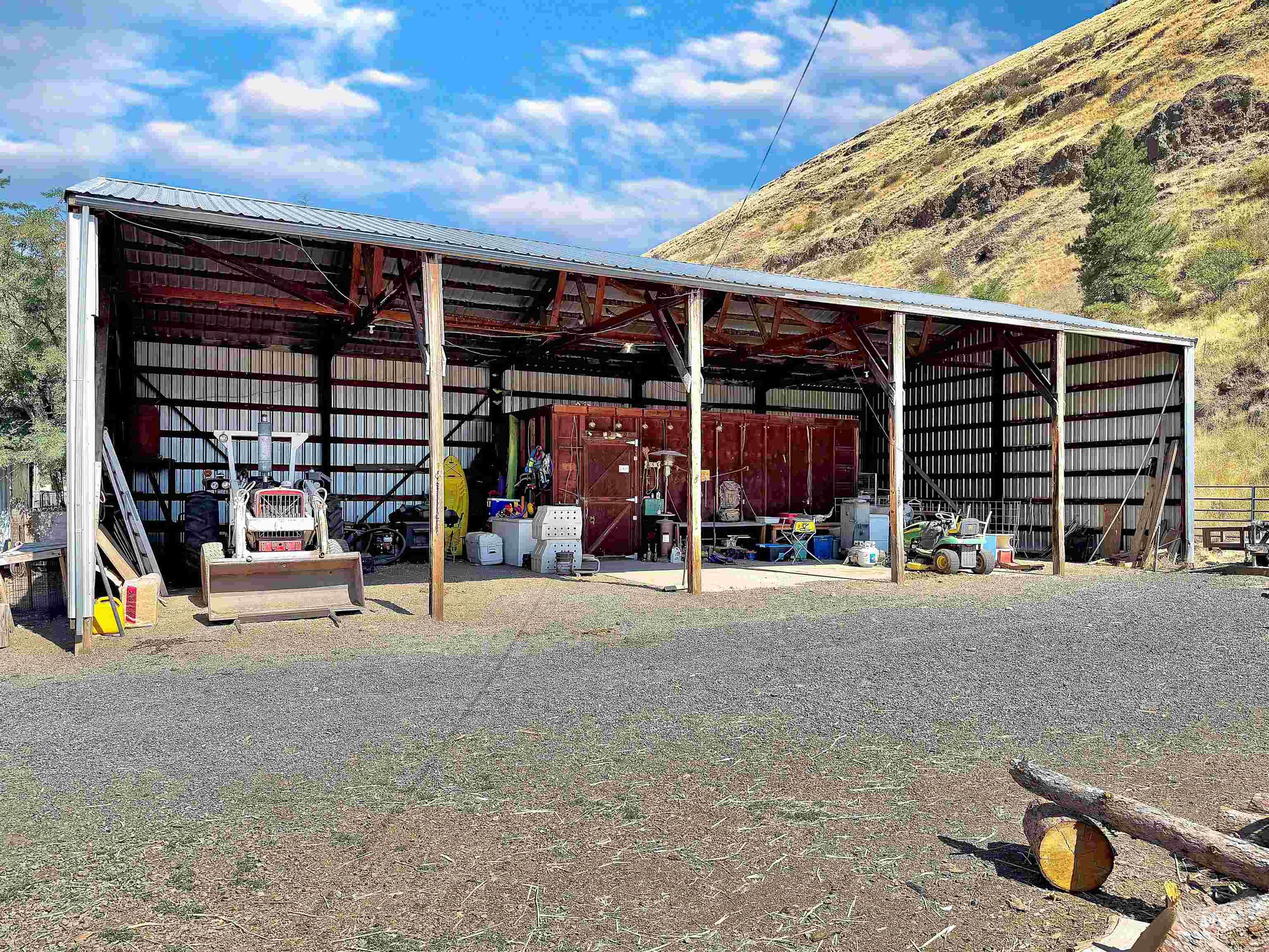 1920 Tucannon Road, Pomeroy, Washington 99347, 3 Bedrooms, 1.5 Bathrooms, Residential For Sale, Price $285,000,MLS 98999053