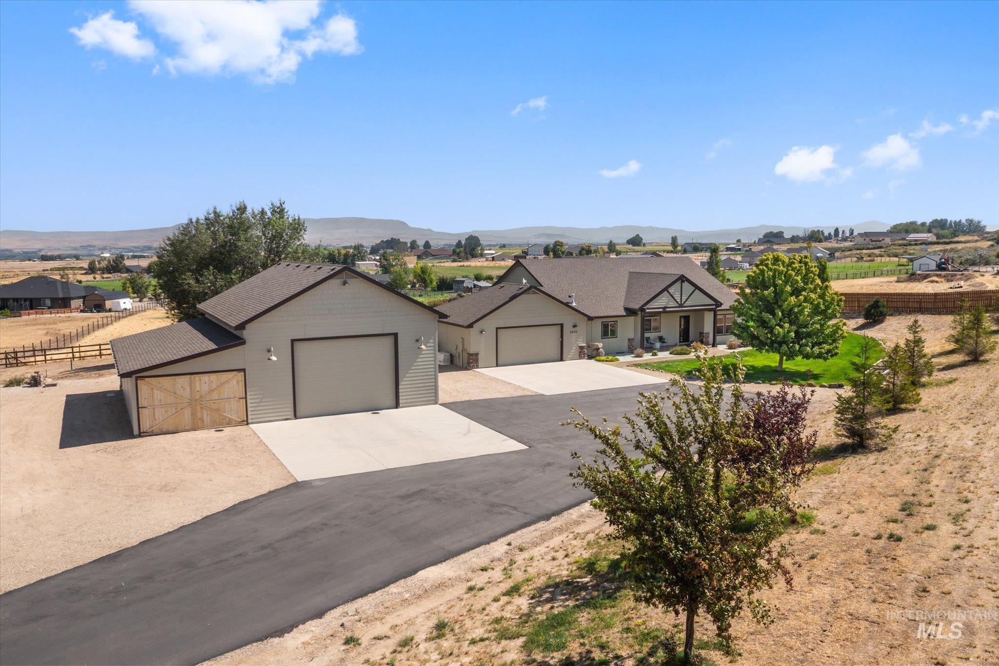 3902 Vista Ridge Ln, New Plymouth, Idaho 83655, 3 Bedrooms, 2 Bathrooms, Residential For Sale, Price $875,000,MLS 98999054