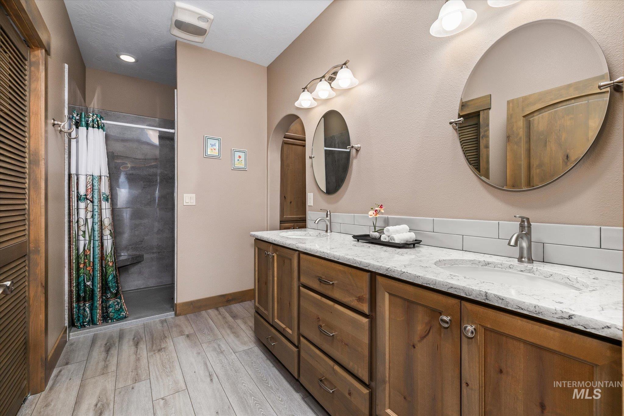 3902 Vista Ridge Ln, New Plymouth, Idaho 83655, 3 Bedrooms, 2 Bathrooms, Residential For Sale, Price $875,000,MLS 98999054
