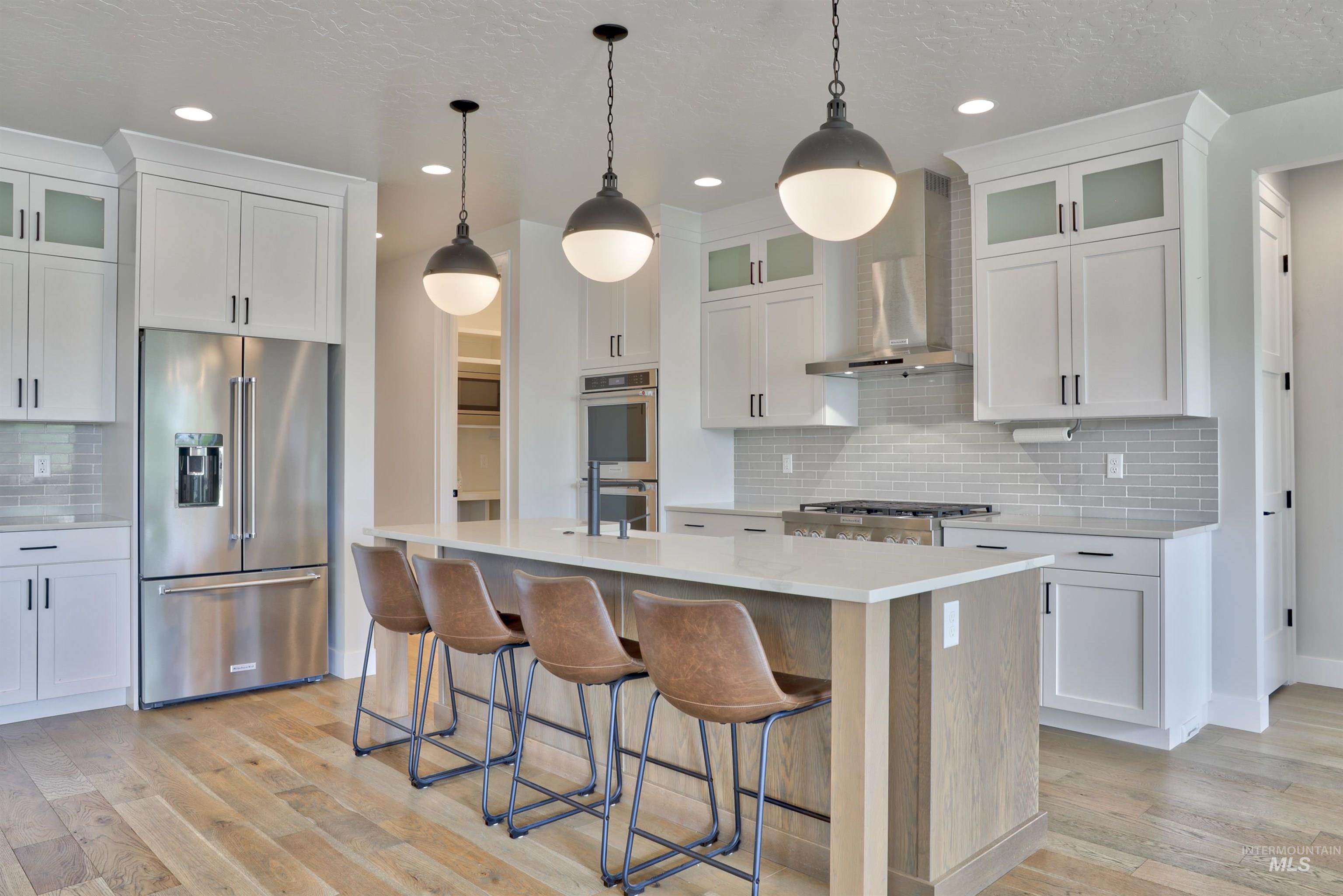 314 S Hamlin Lane, Eagle, Idaho 83616, 3 Bedrooms, 3 Bathrooms, Residential For Sale, Price $975,000,MLS 98999056