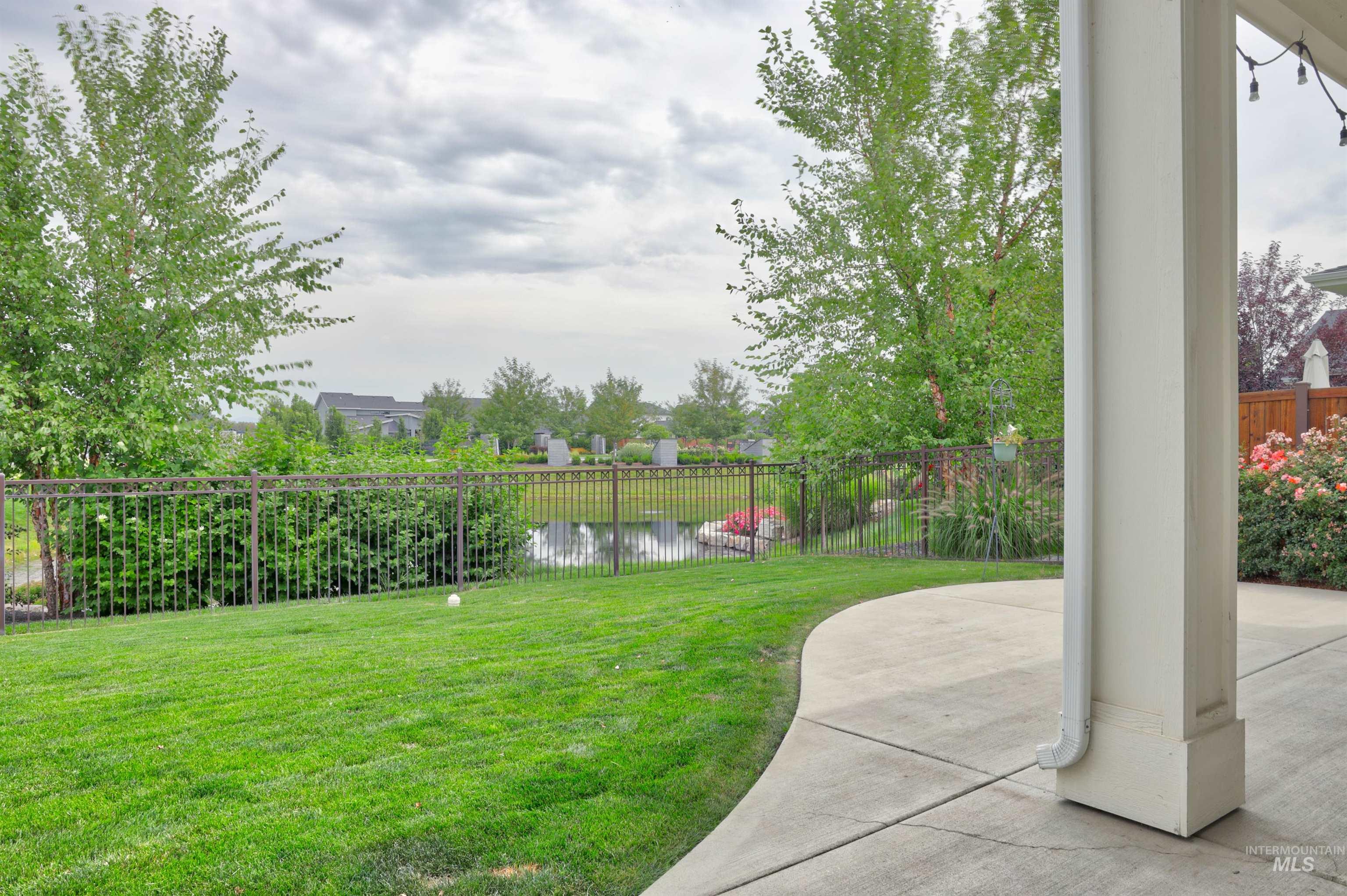 314 S Hamlin Lane, Eagle, Idaho 83616, 3 Bedrooms, 3 Bathrooms, Residential For Sale, Price $975,000,MLS 98999056