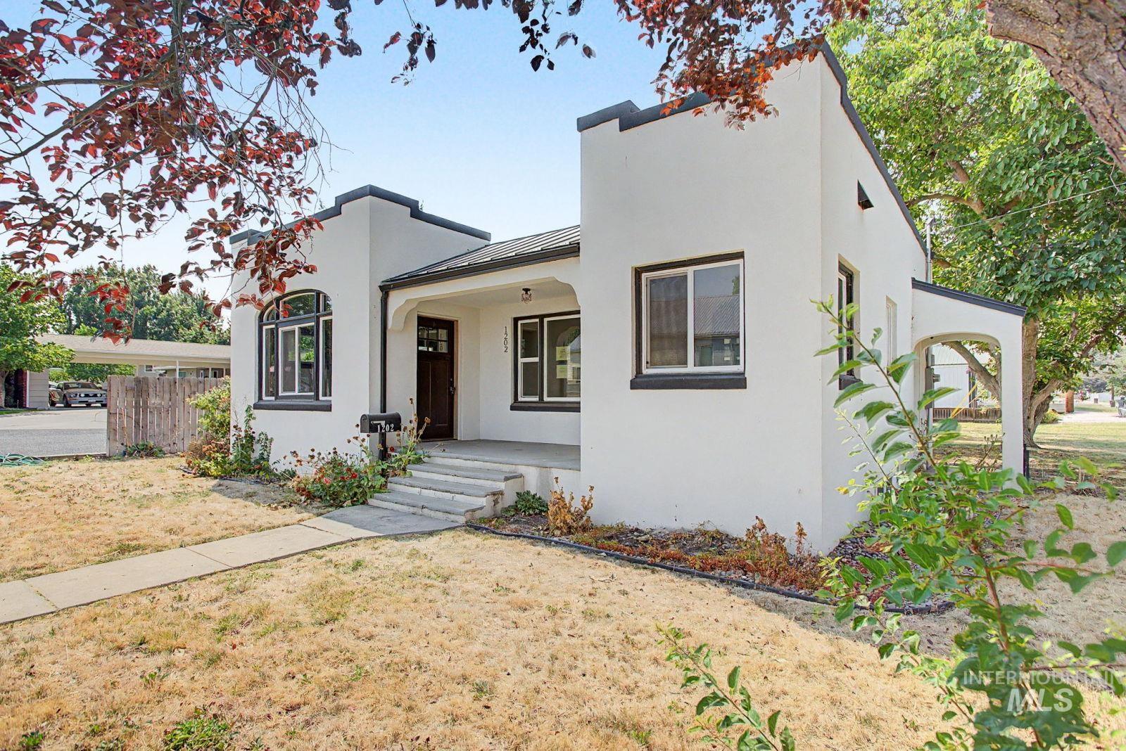 1202 9th Street, Clarkston, Washington 99403, 4 Bedrooms, 2 Bathrooms, Residential For Sale, Price $339,000,MLS 98999060