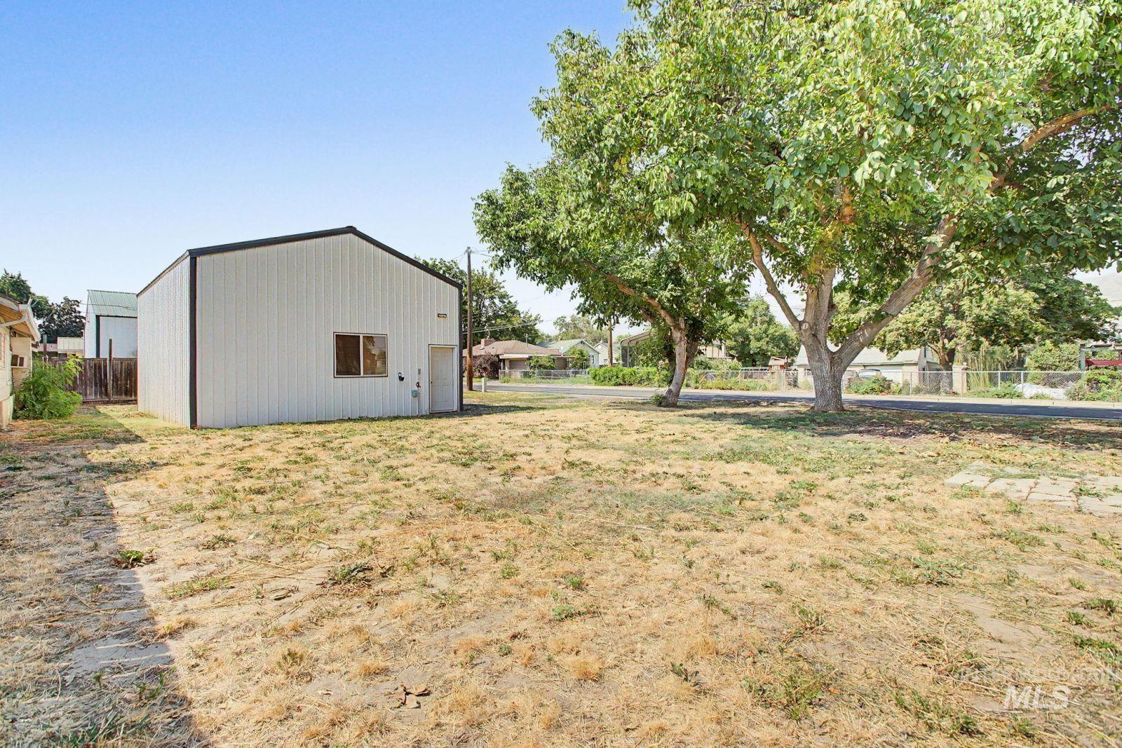 1202 9th Street, Clarkston, Washington 99403, 4 Bedrooms, 2 Bathrooms, Residential For Sale, Price $339,000,MLS 98999060