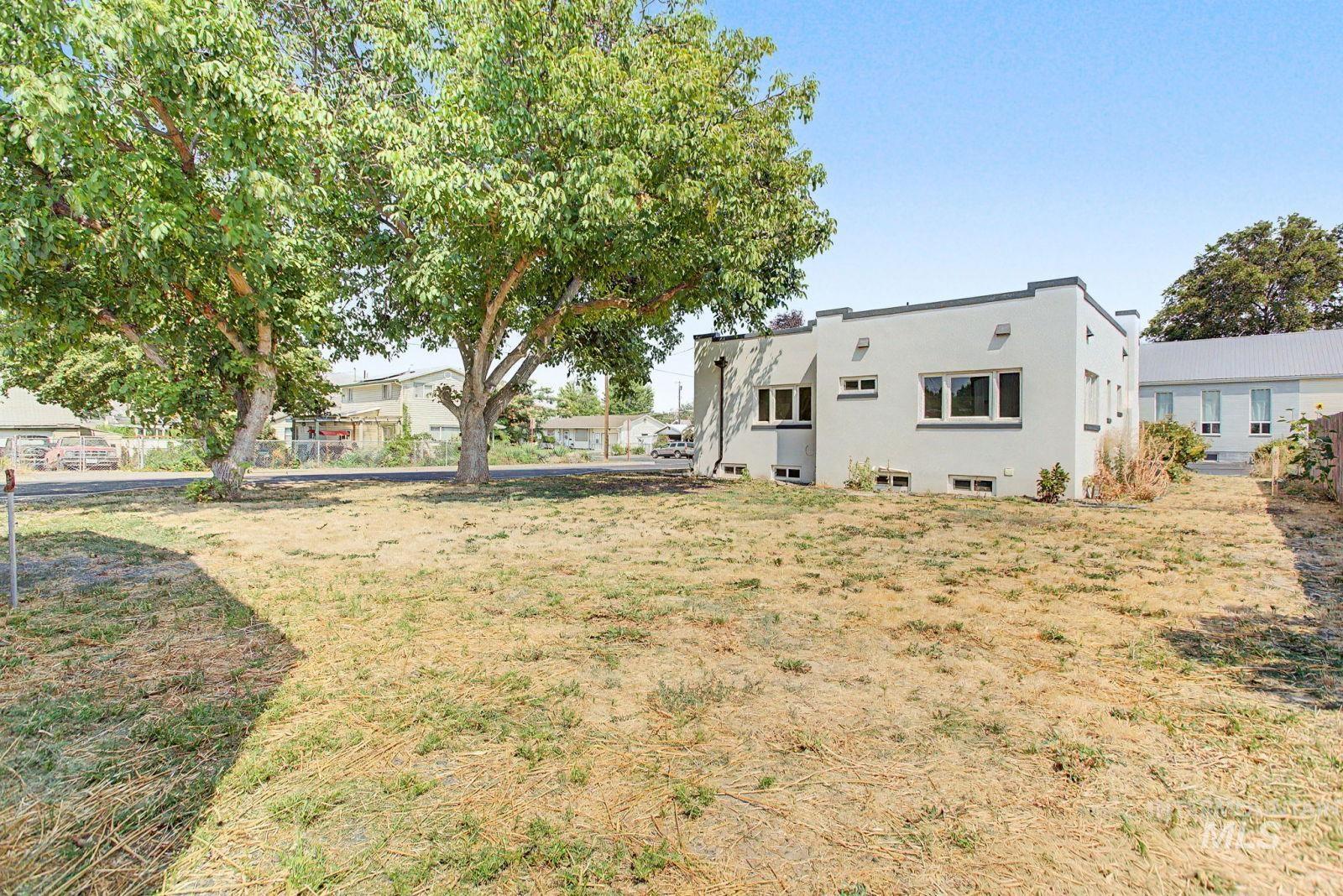 1202 9th Street, Clarkston, Washington 99403, 4 Bedrooms, 2 Bathrooms, Residential For Sale, Price $339,000,MLS 98999060