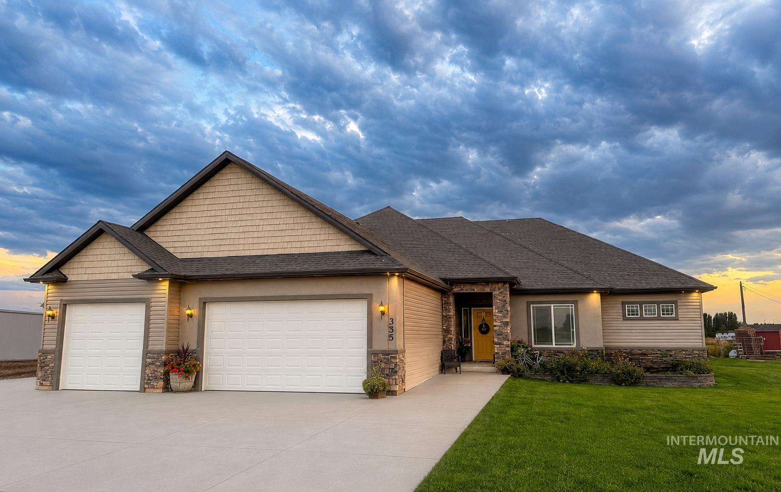 355 14th St, Heyburn, Idaho 83336, 4 Bedrooms, 2 Bathrooms, Residential For Sale, Price $650,000,MLS 98999061